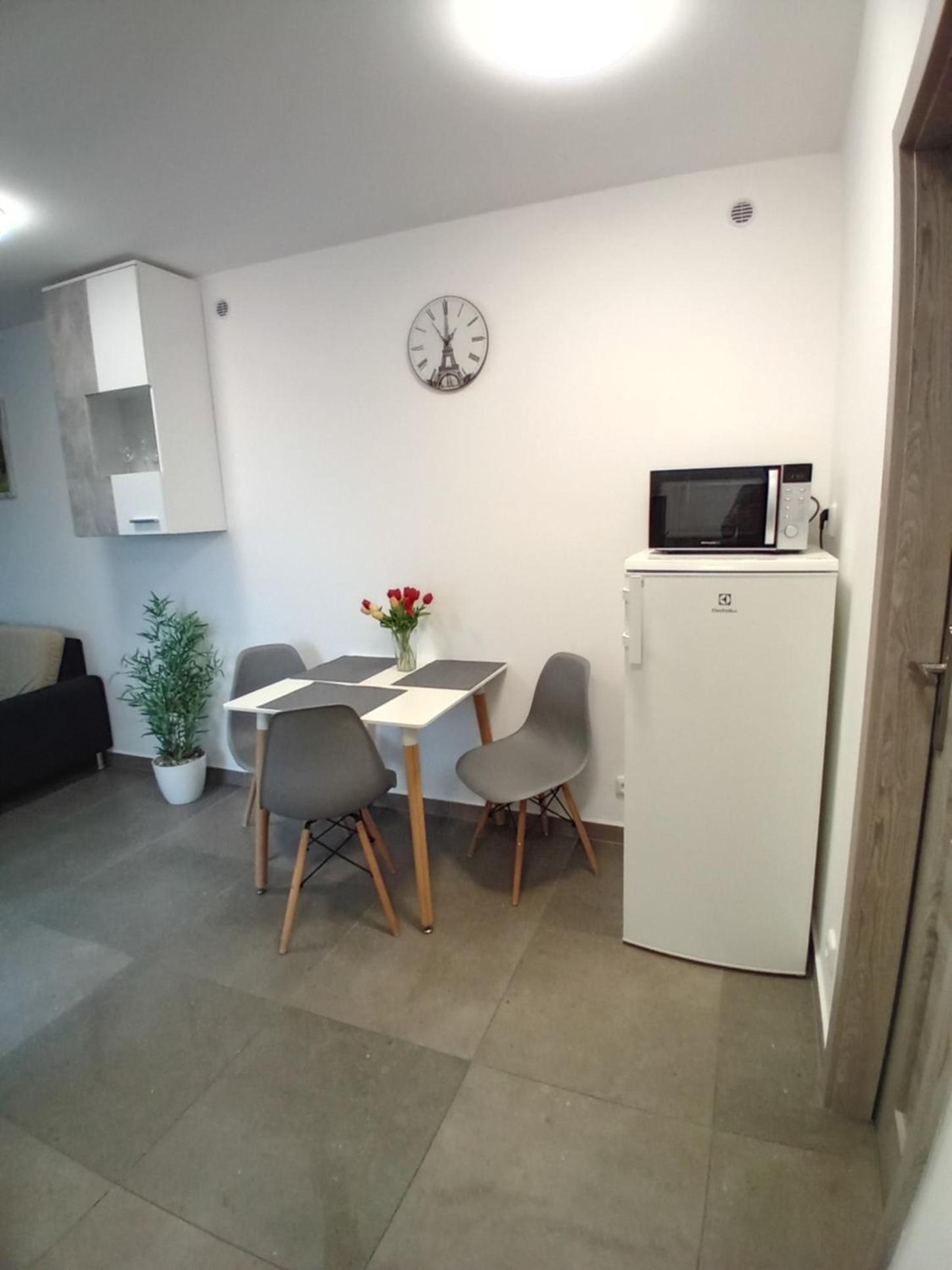 One-Bedroom Apartment - Photo 26