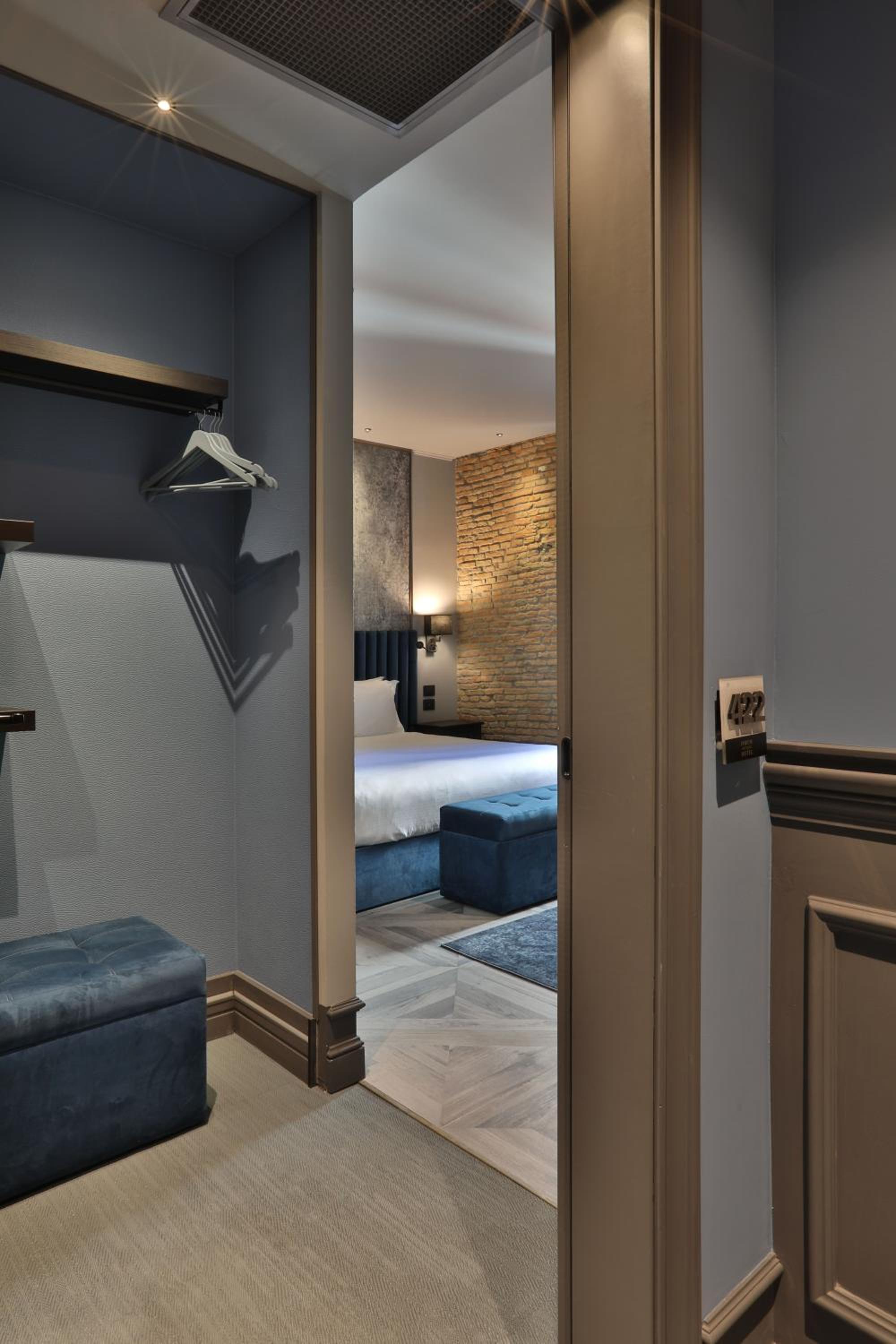 Superior Double or Twin Room photo 2