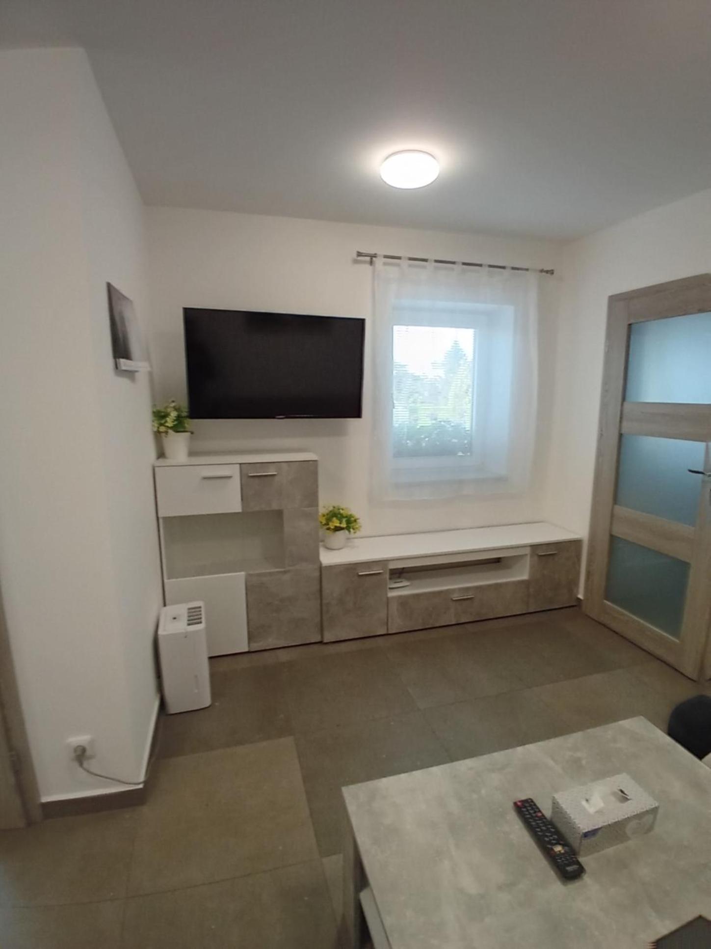 One-Bedroom Apartment - Photo 5