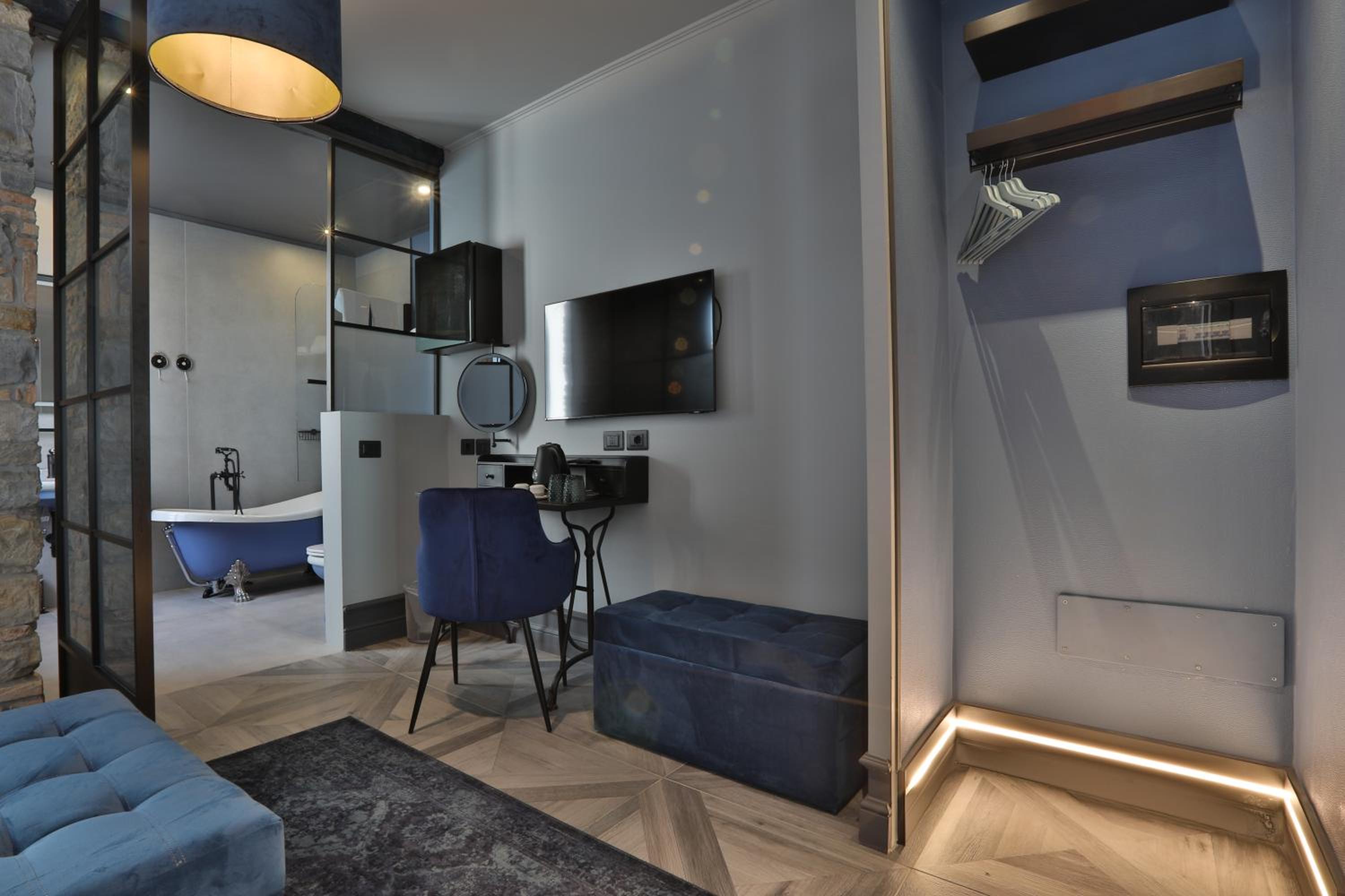 Superior Double or Twin Room photo 2