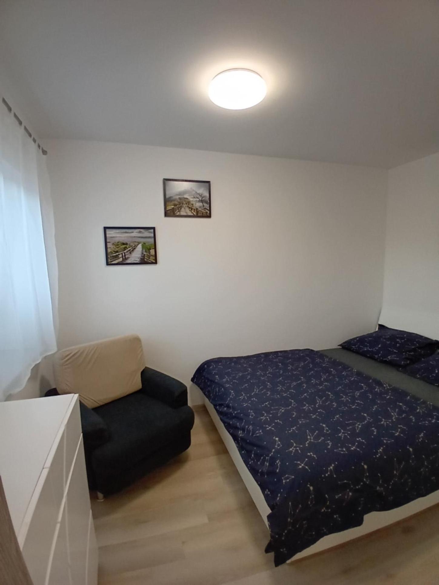 One-Bedroom Apartment - Photo 7