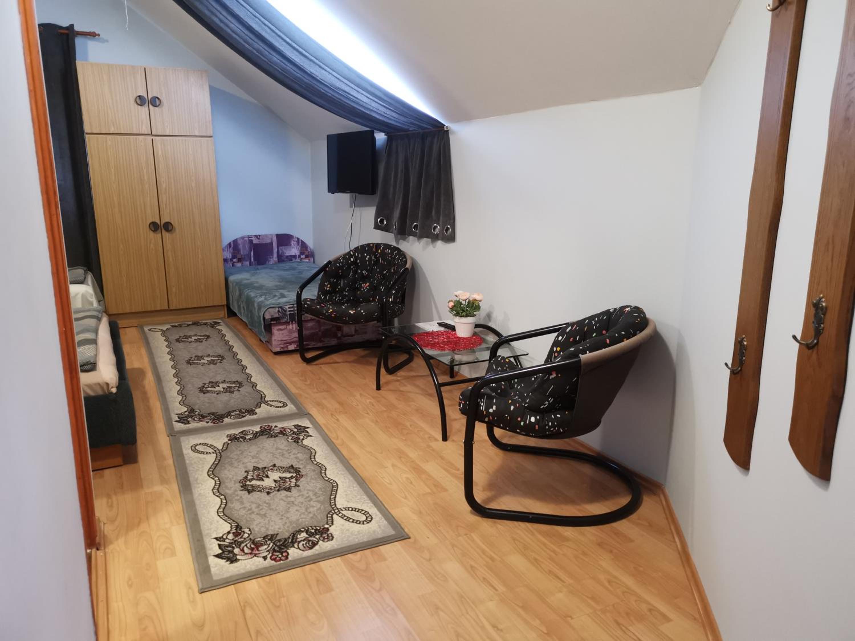 Quadruple Room with Private Bathroom photo 3