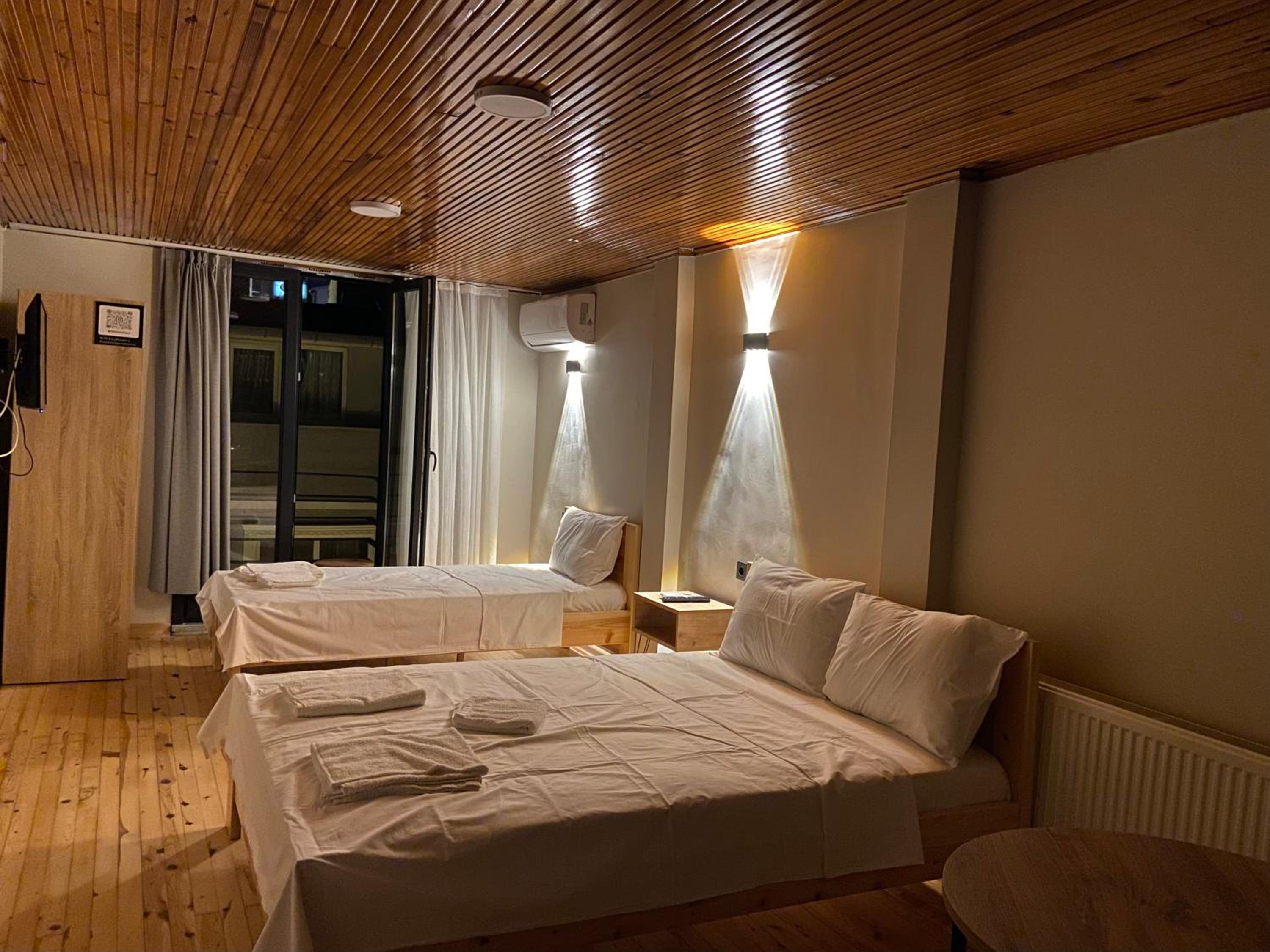 Deluxe Triple Room photo 2