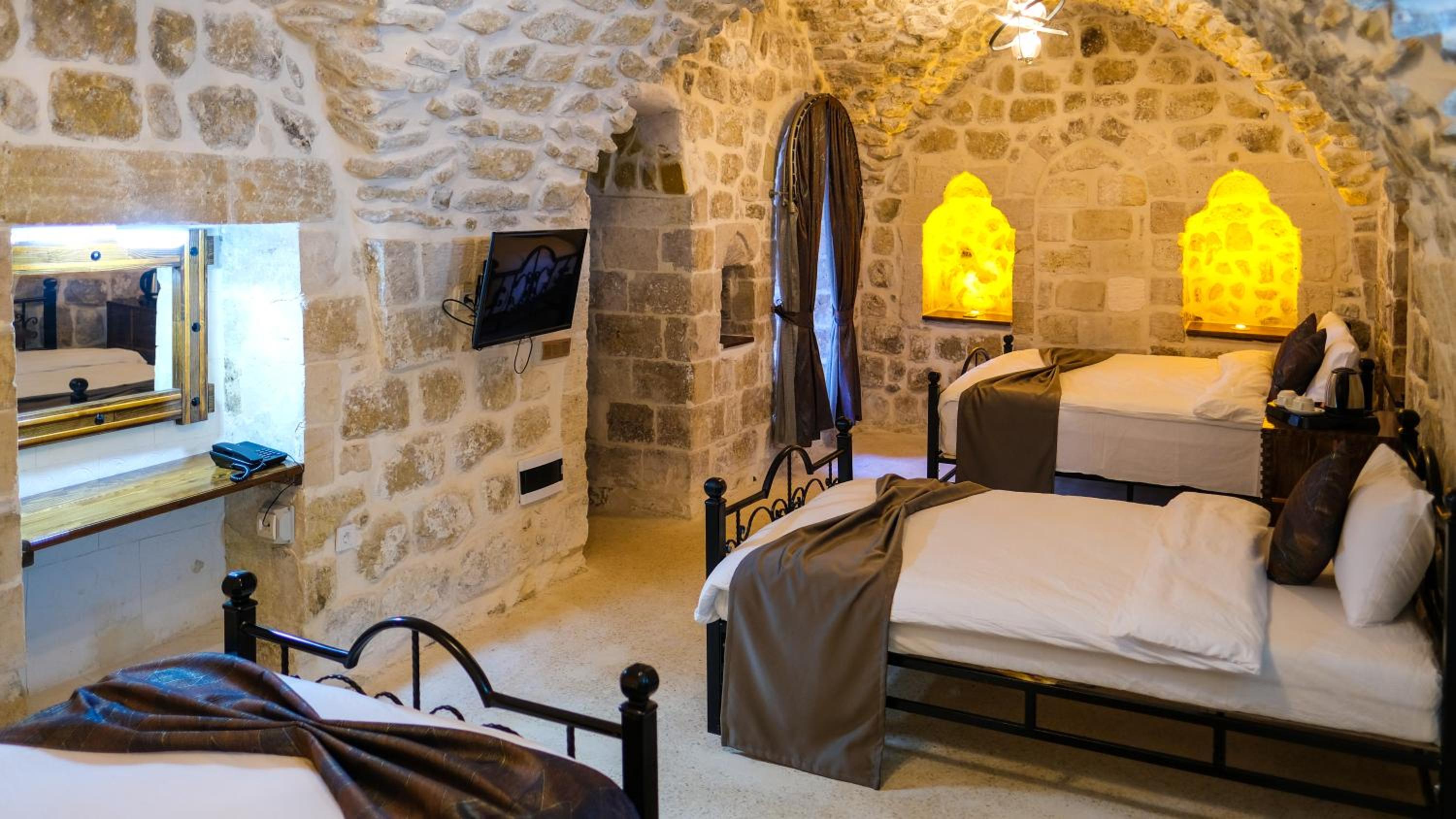 Deluxe Triple Room photo 3