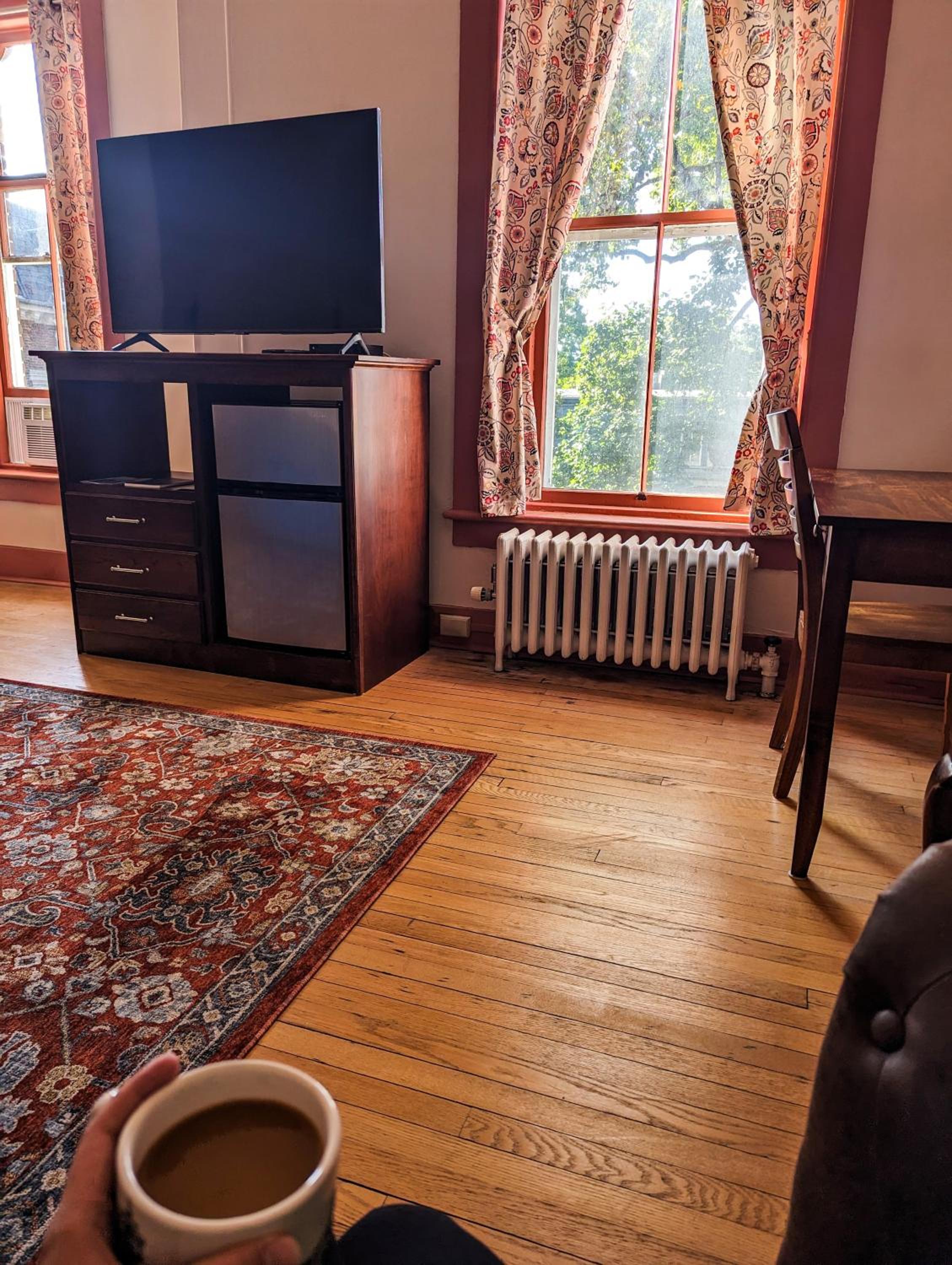 Queen Room photo 2