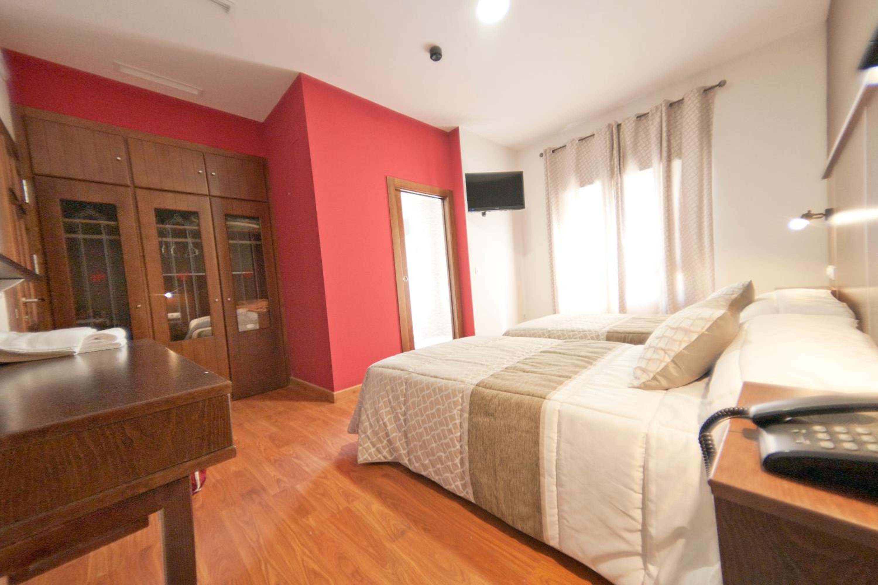 Deluxe Double Room - Photo 5