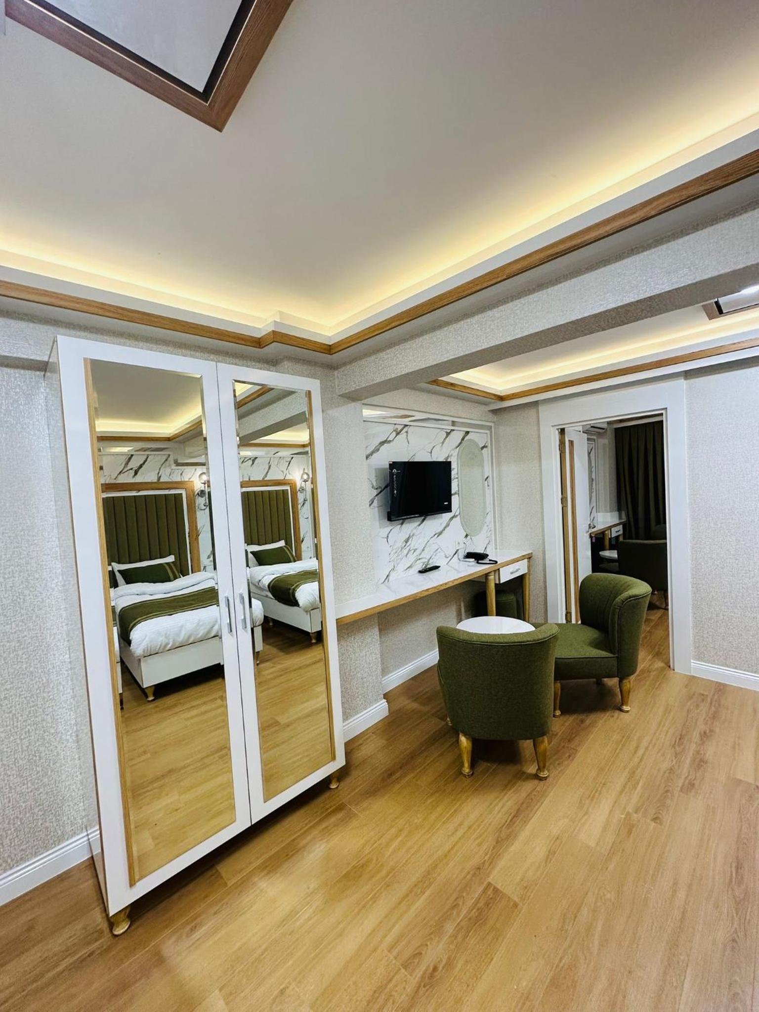 Luxury Quadruple Room photo 2
