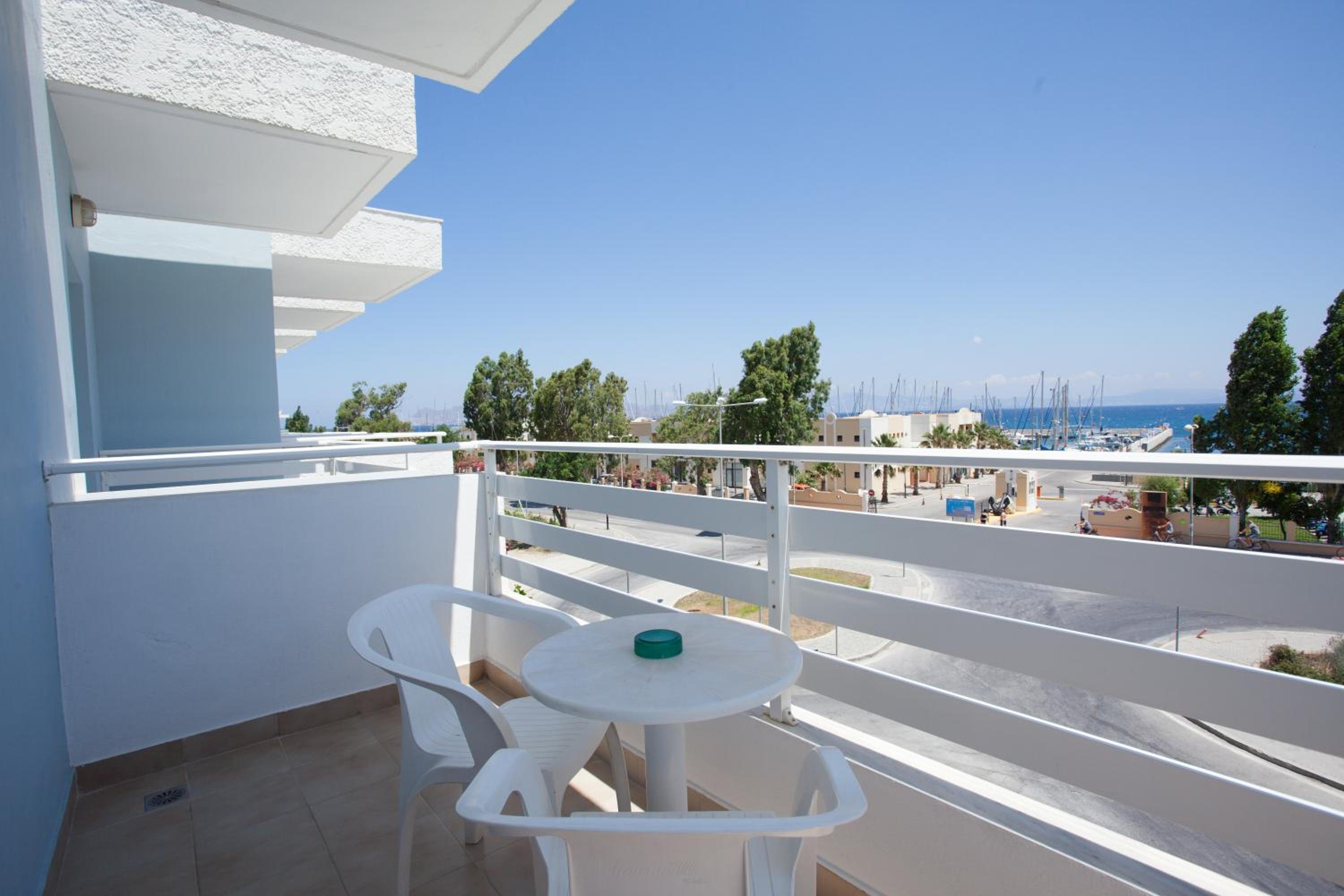 Twin Room with Sea View - Photo 2
