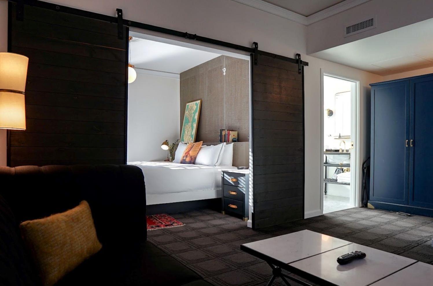 One-Bedroom King Spa Suite