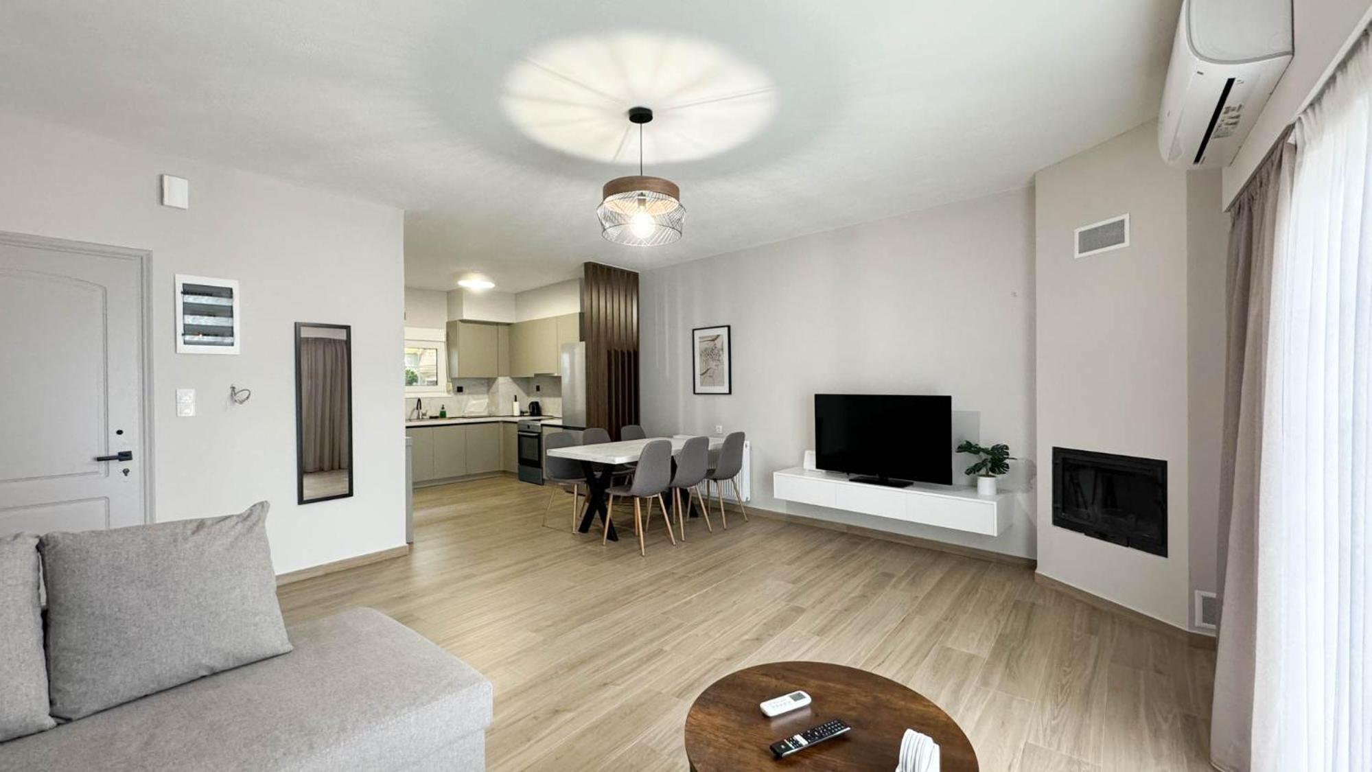 Three-Bedroom Apartment photo 1