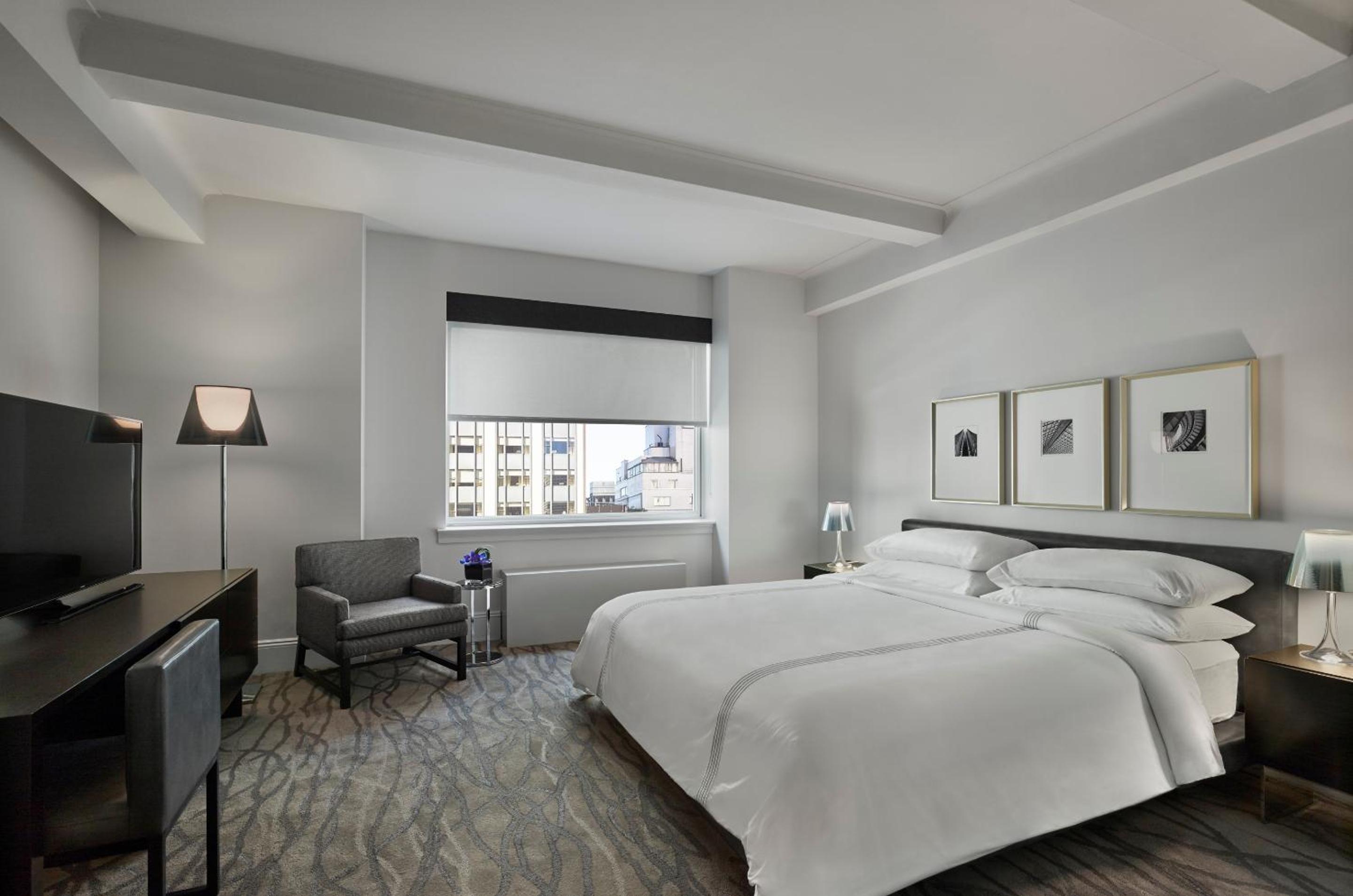 One Bedroom Premium Suite photo 2