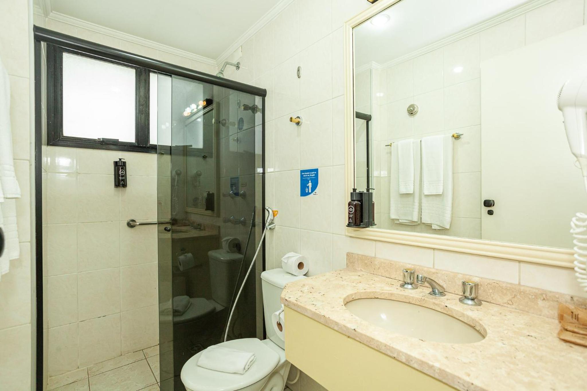 Standard Twin Room - Photo 7