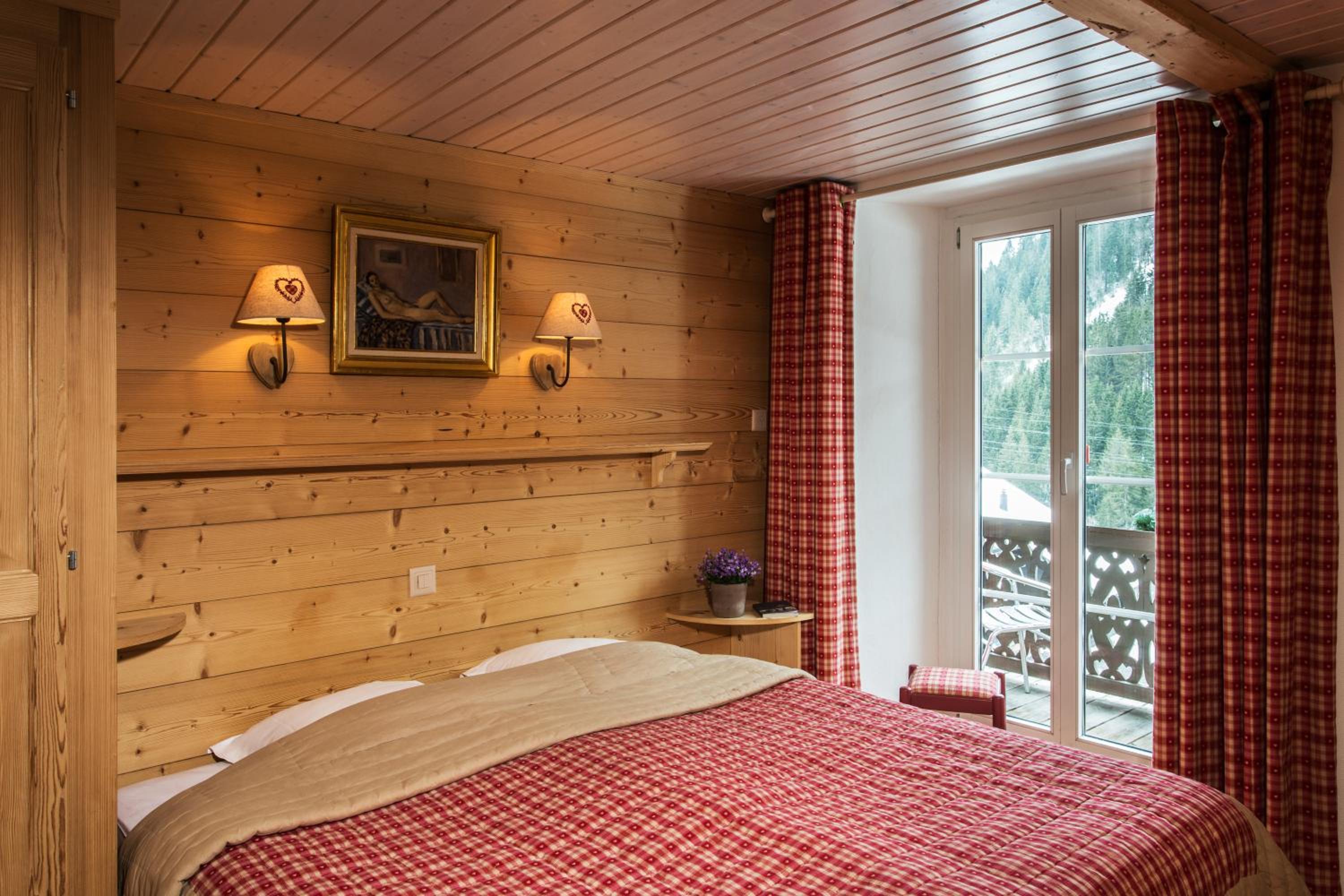Superior Double Room with Balcony - Photo 4