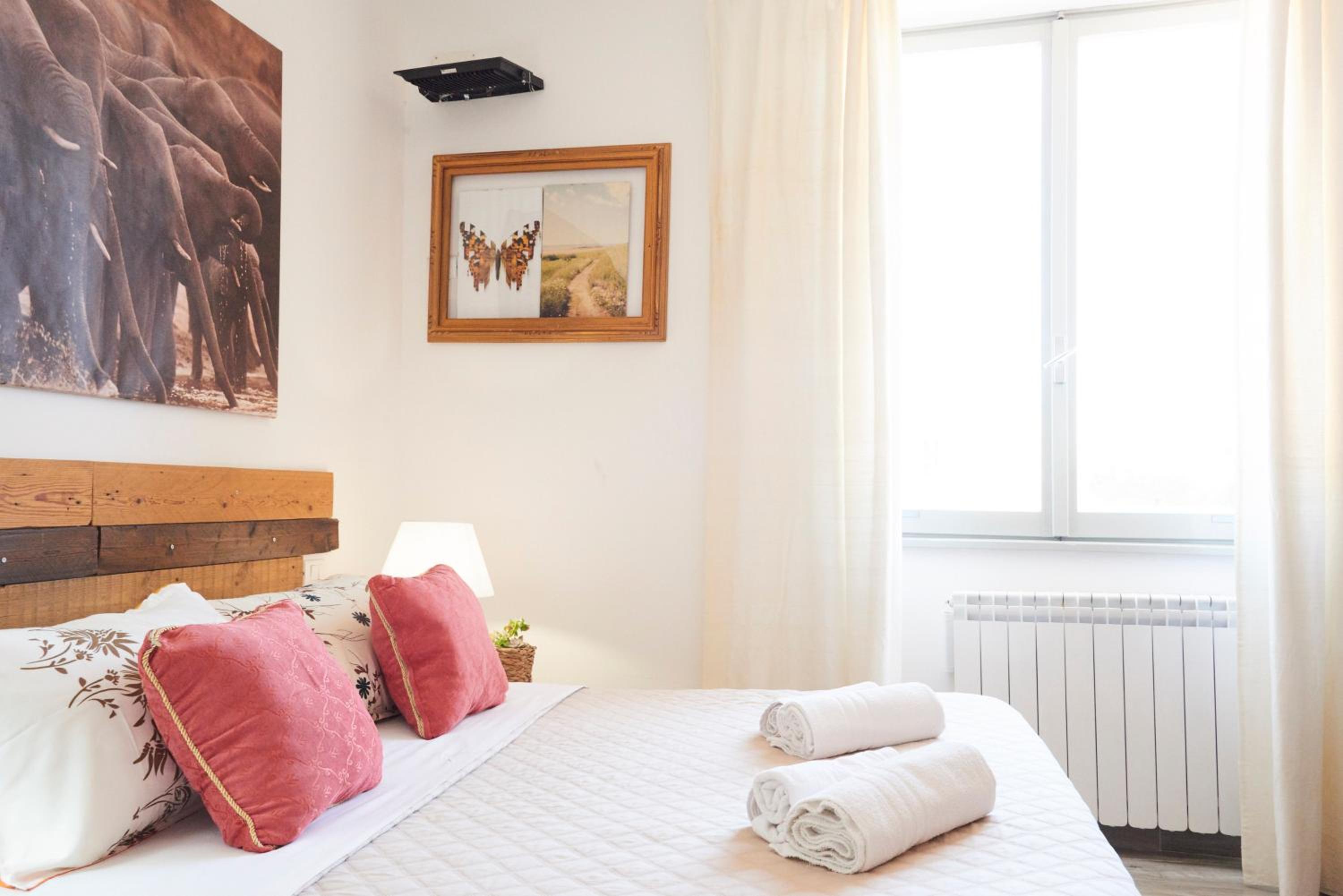 Quadruple Room with Private Bathroom - Photo 1