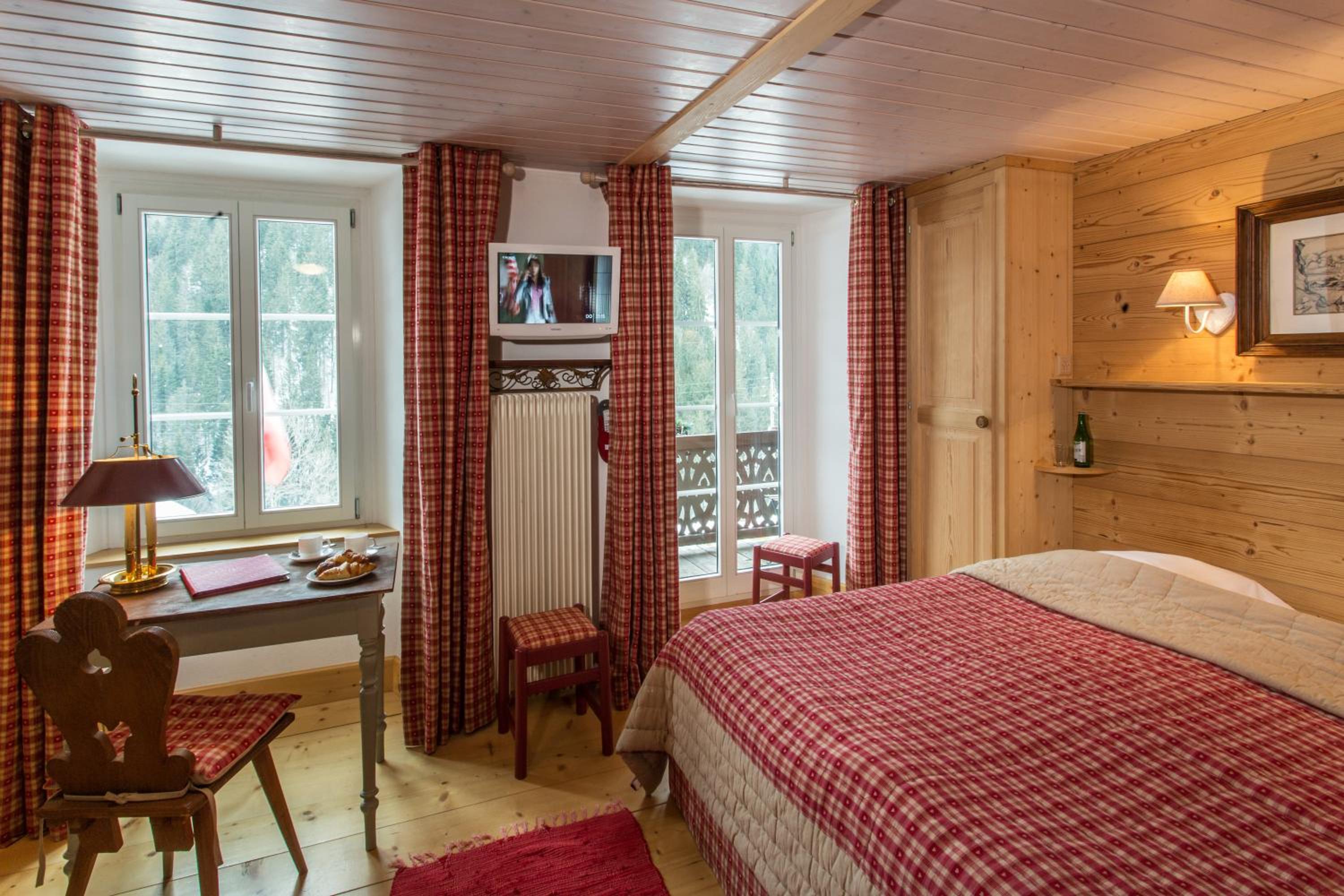 Superior Double Room with Balcony - Photo 5