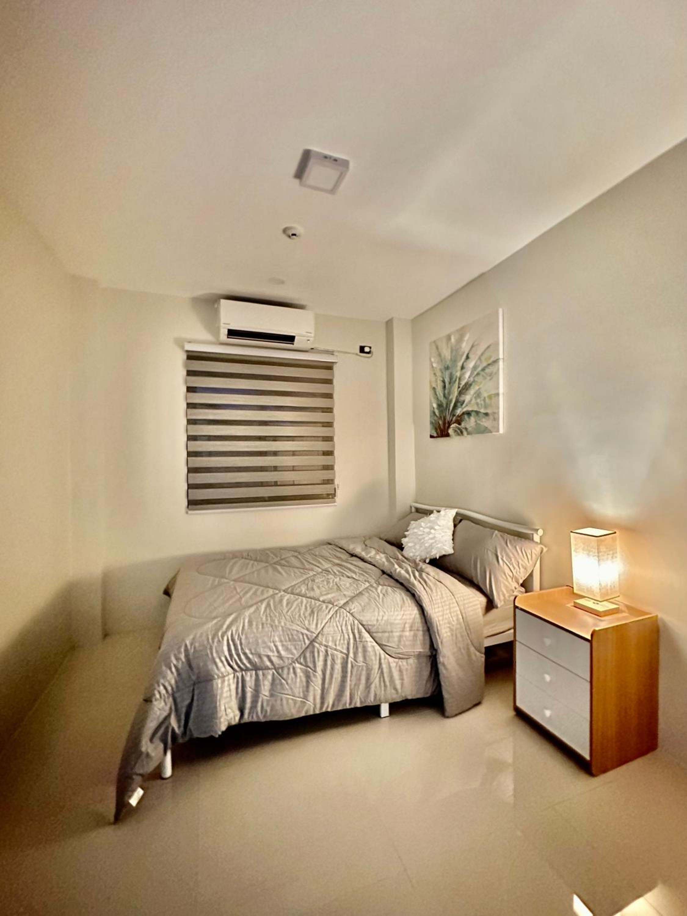 One-Bedroom Apartment photo 3