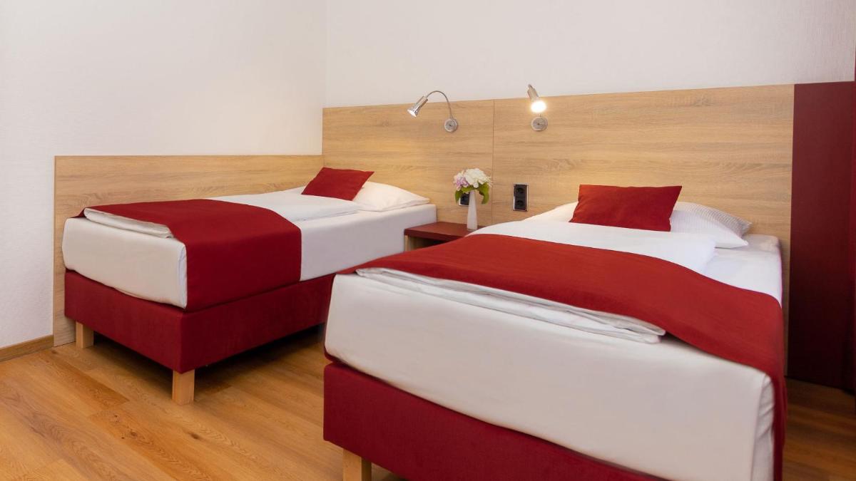Standard Twin Room photo 2