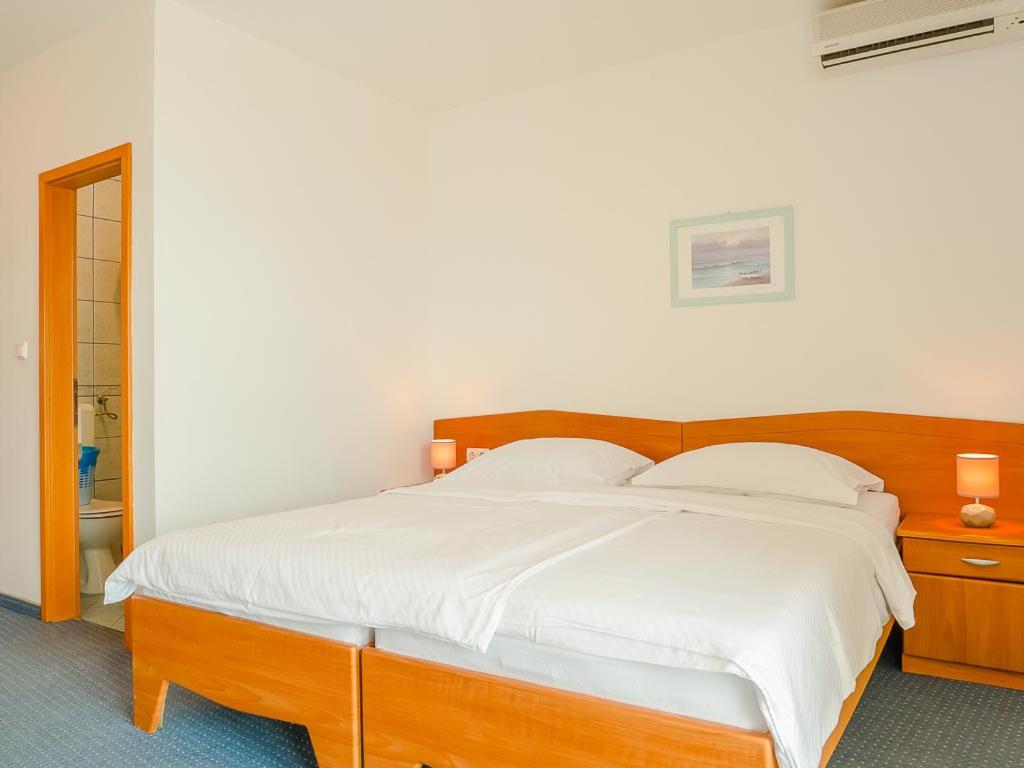 Classic Quadruple Room