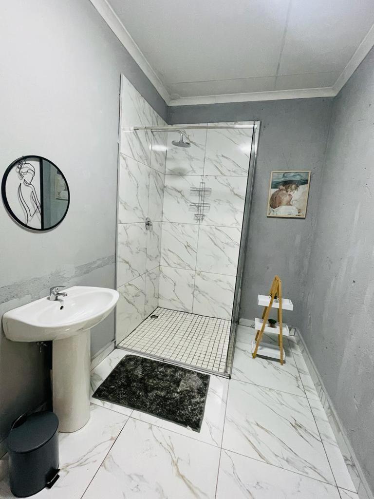 Deluxe Suite - Photo 4