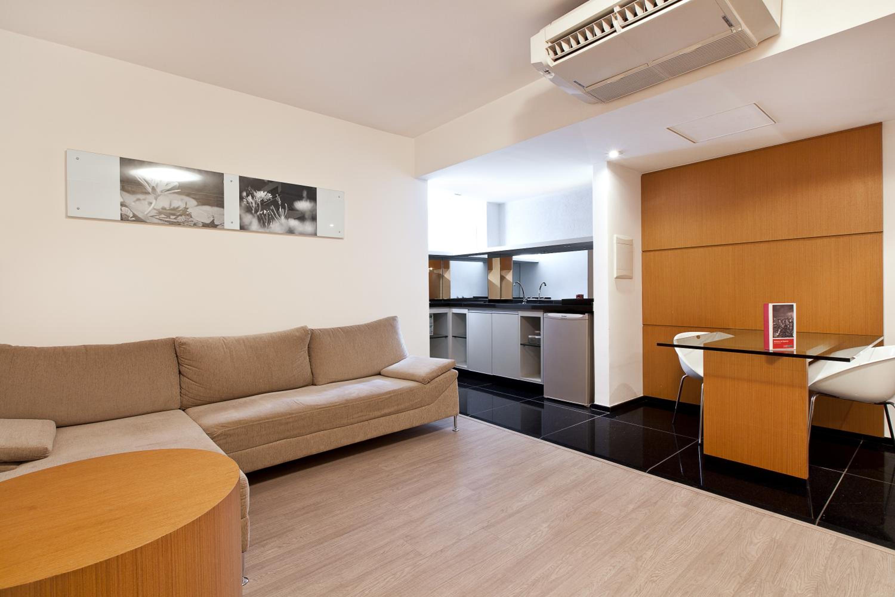 Premium Suite - Photo 2