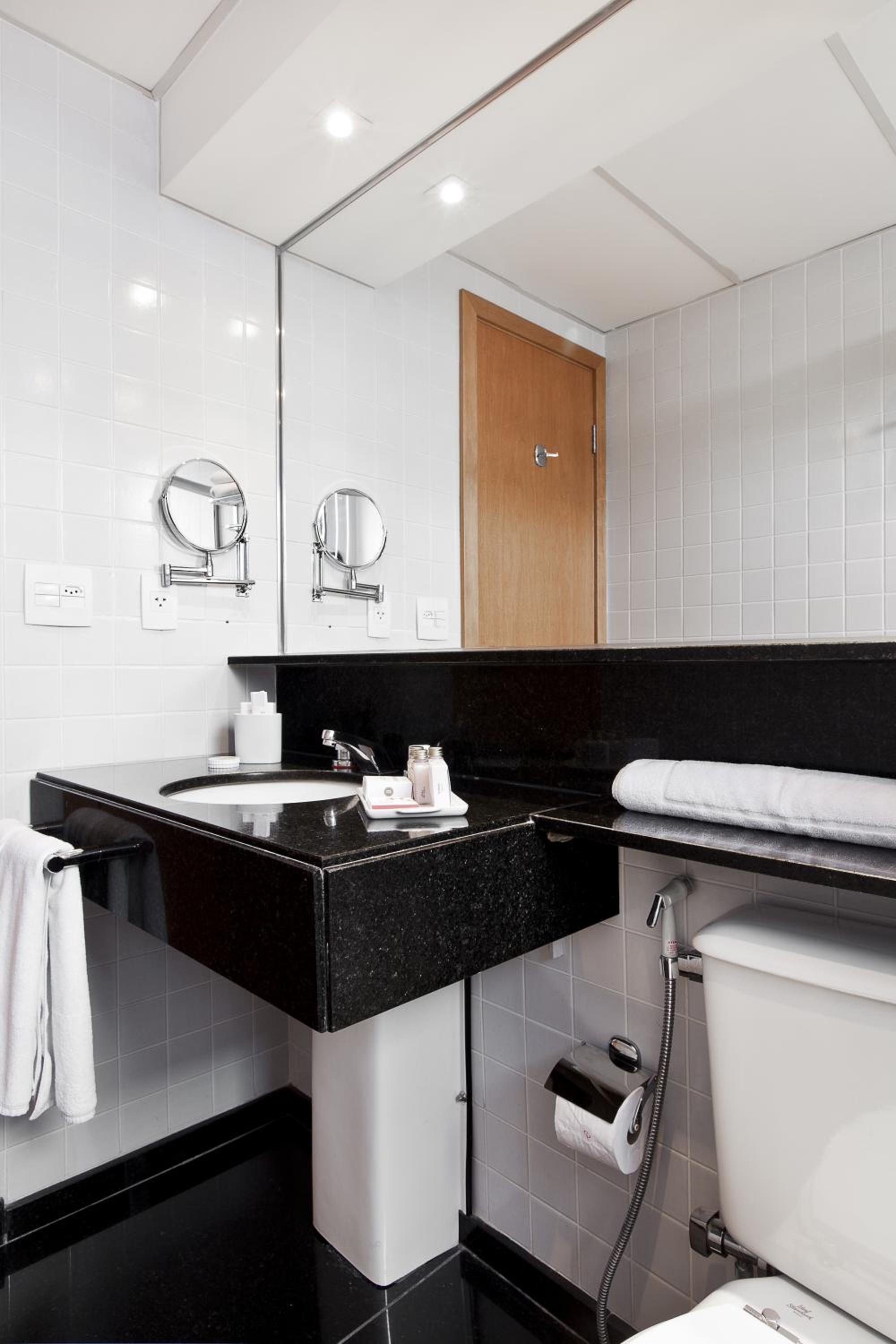 Premium Suite - Photo 4