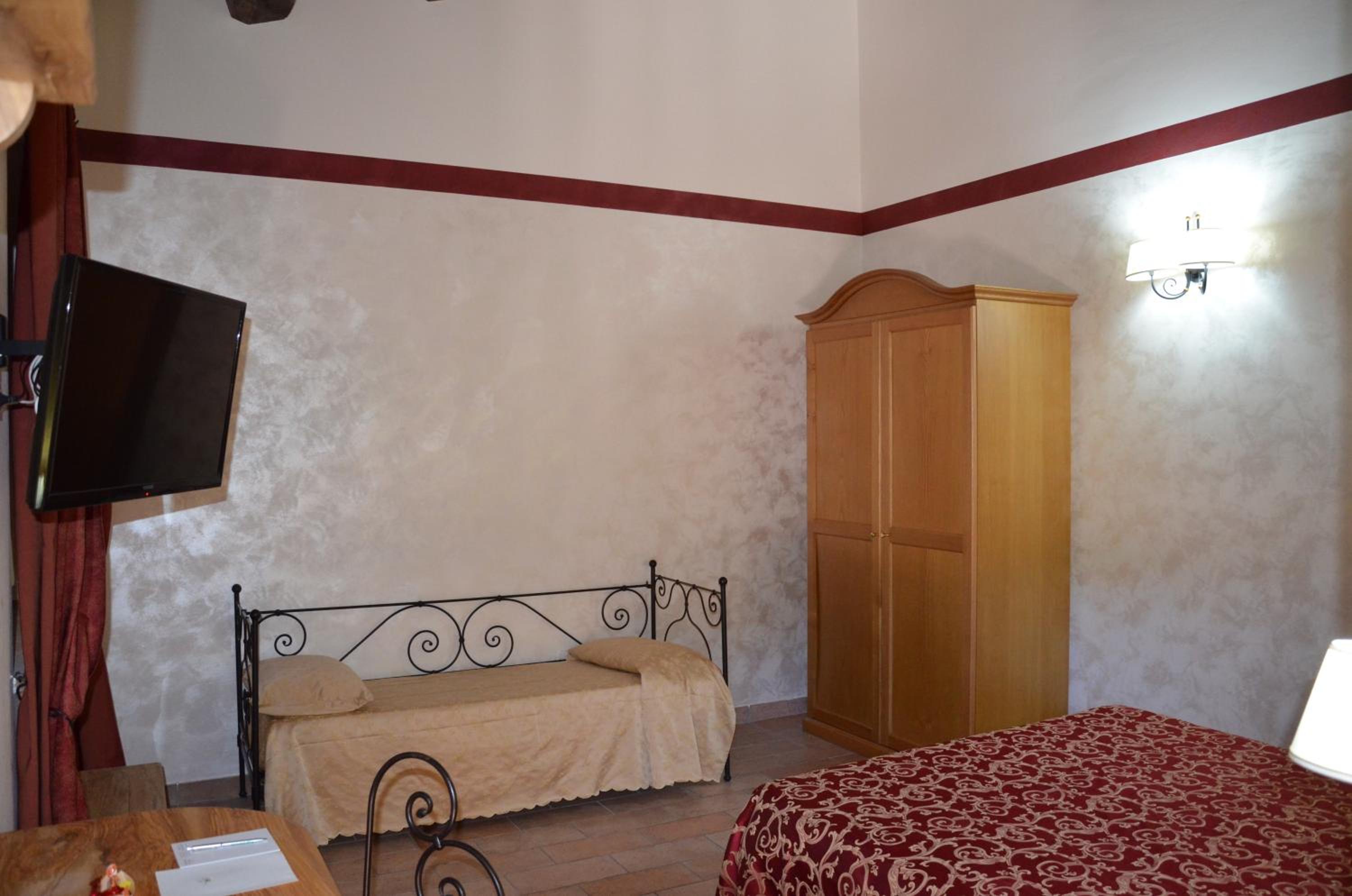 Basic Triple Room - Photo 1