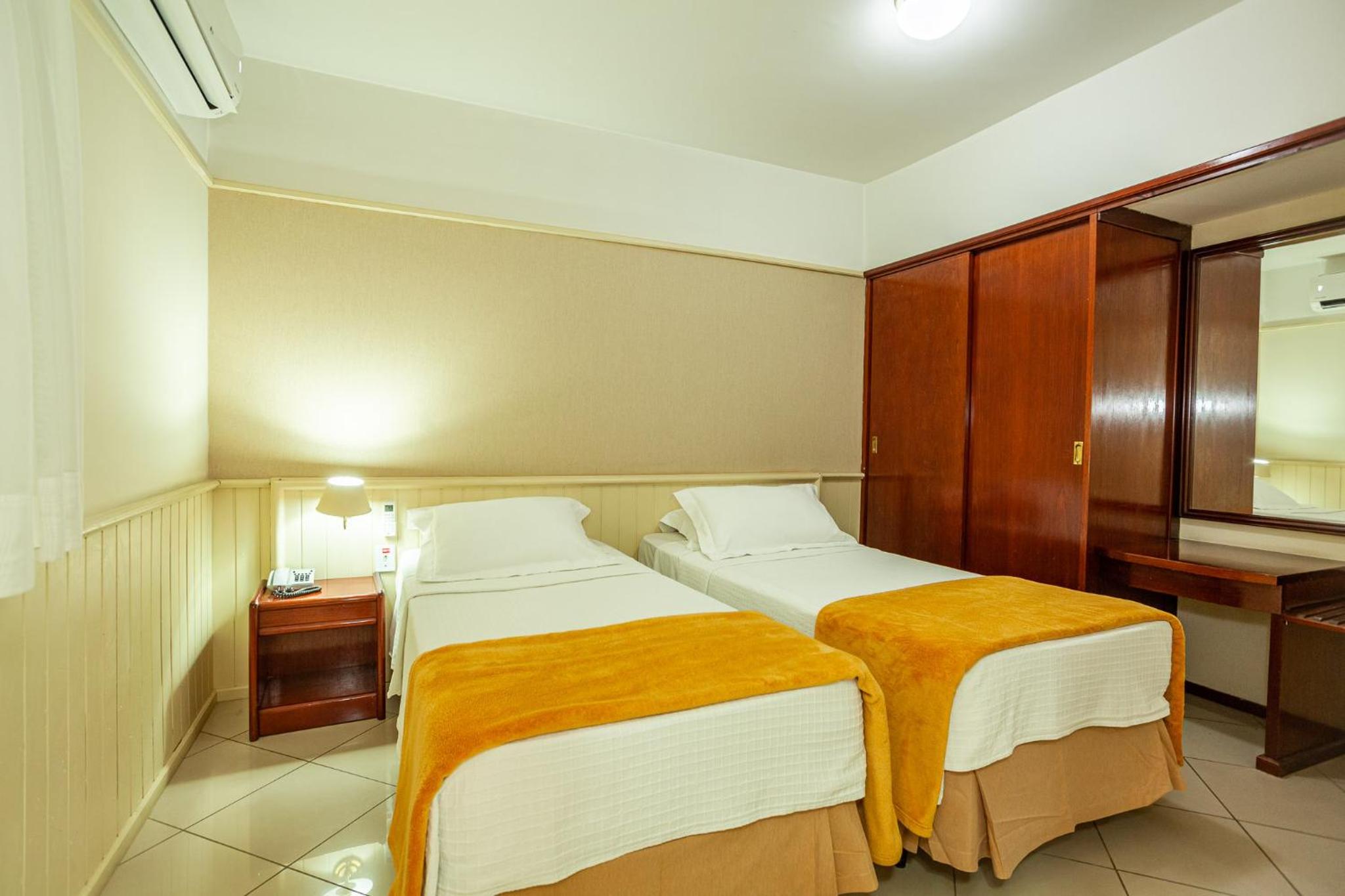 Standard Twin Room - Photo 1