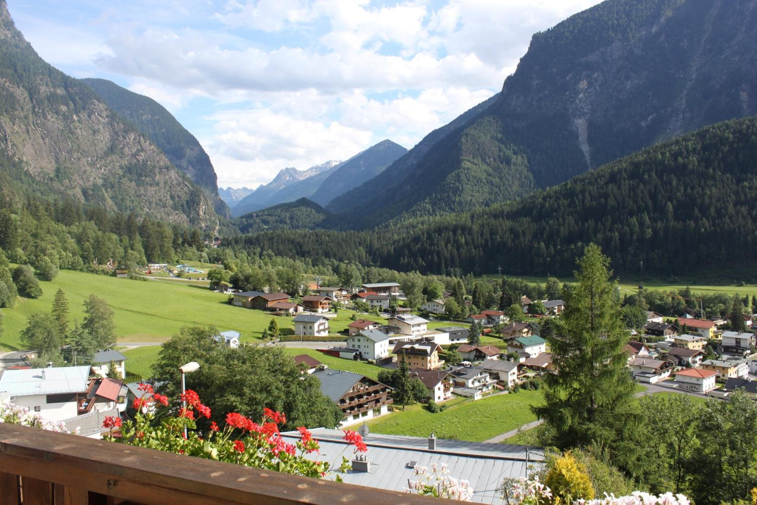 Two-Bedroom Apartment with Balcony and Panoramic View (4-5 People) photo 2