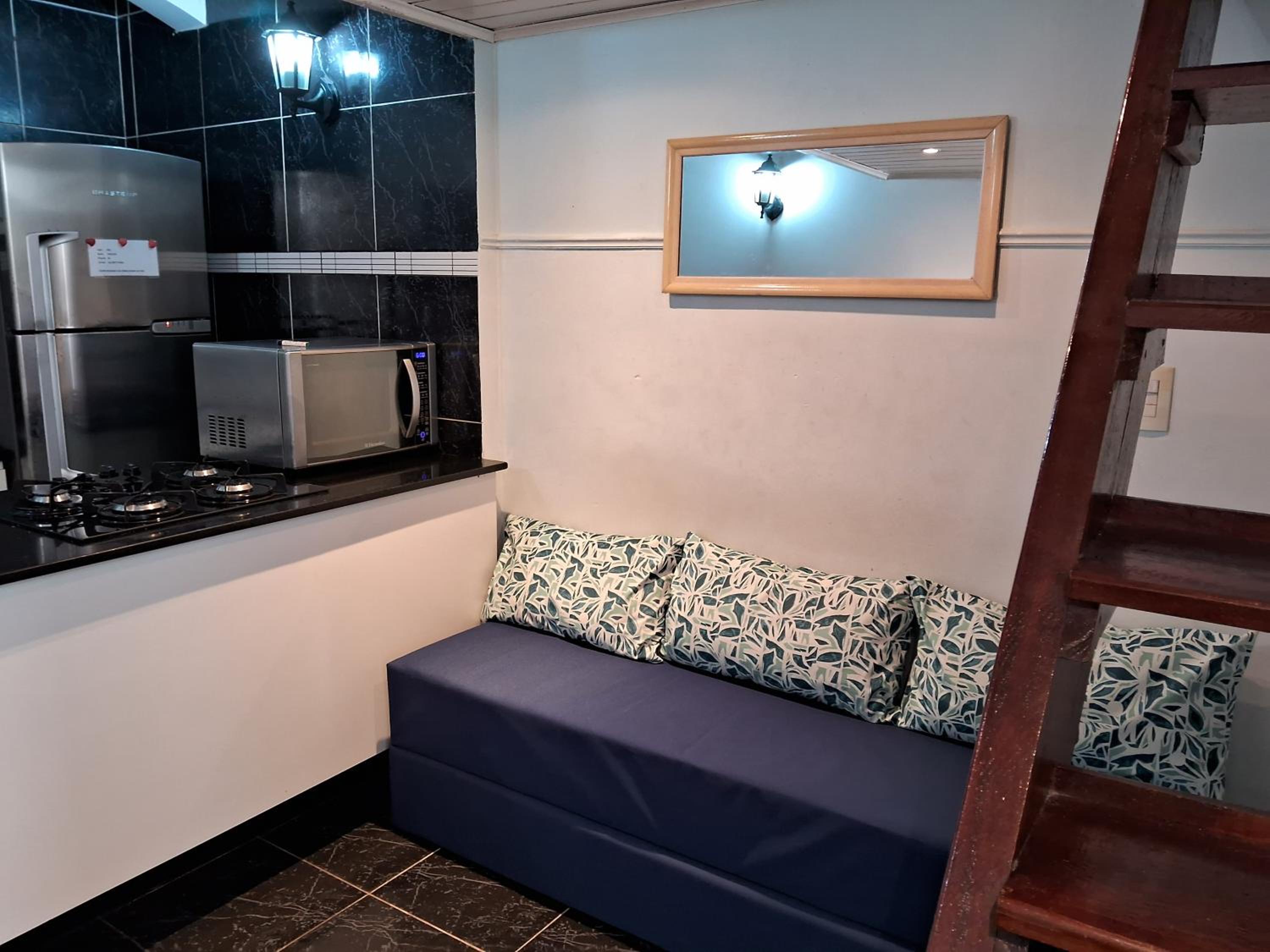 Studio Apartment - Photo 13