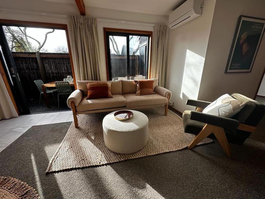 Three-Bedroom Apartment photo 2