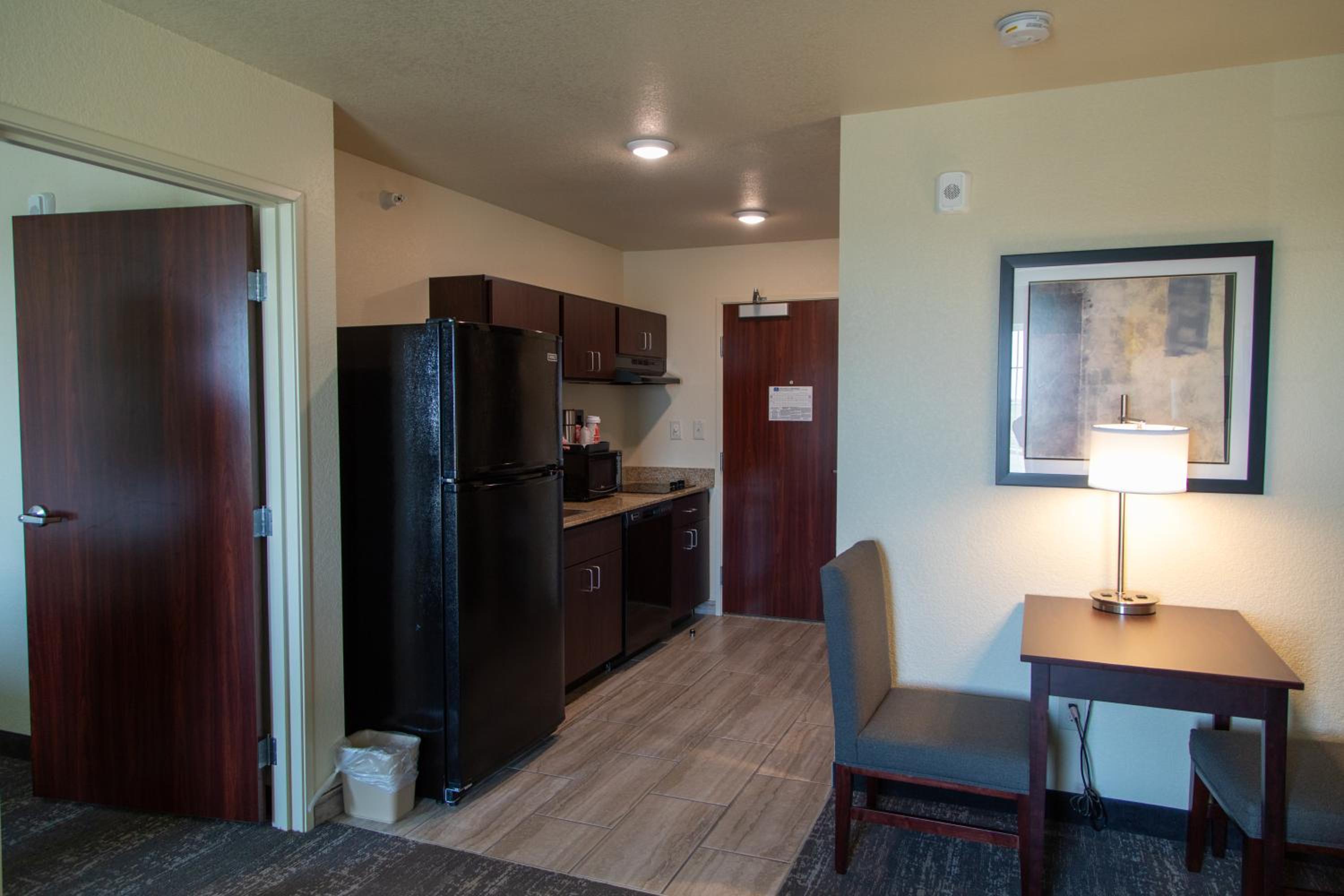 Suite - Photo 8