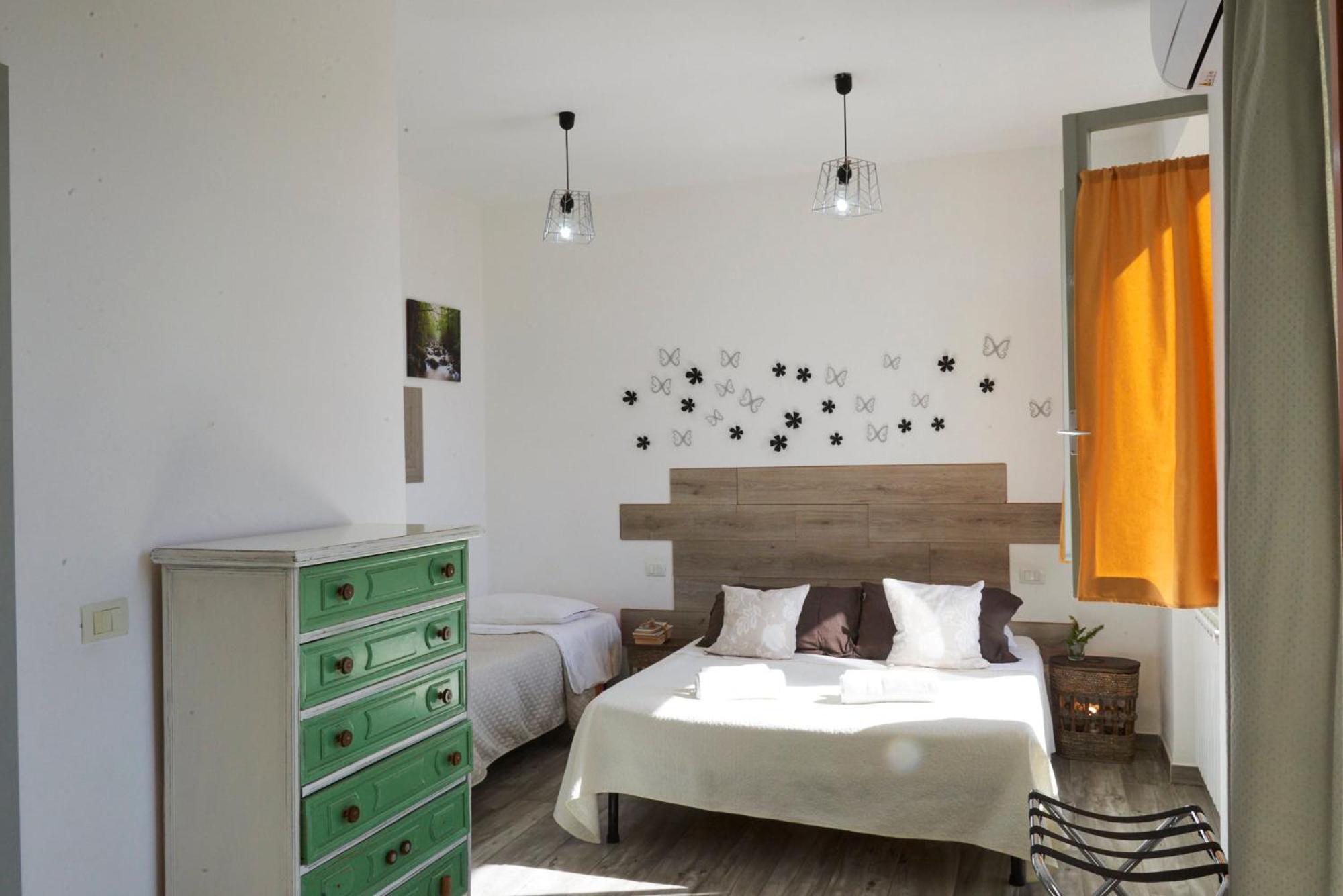 Triple Room with Private Bathroom - Photo 7