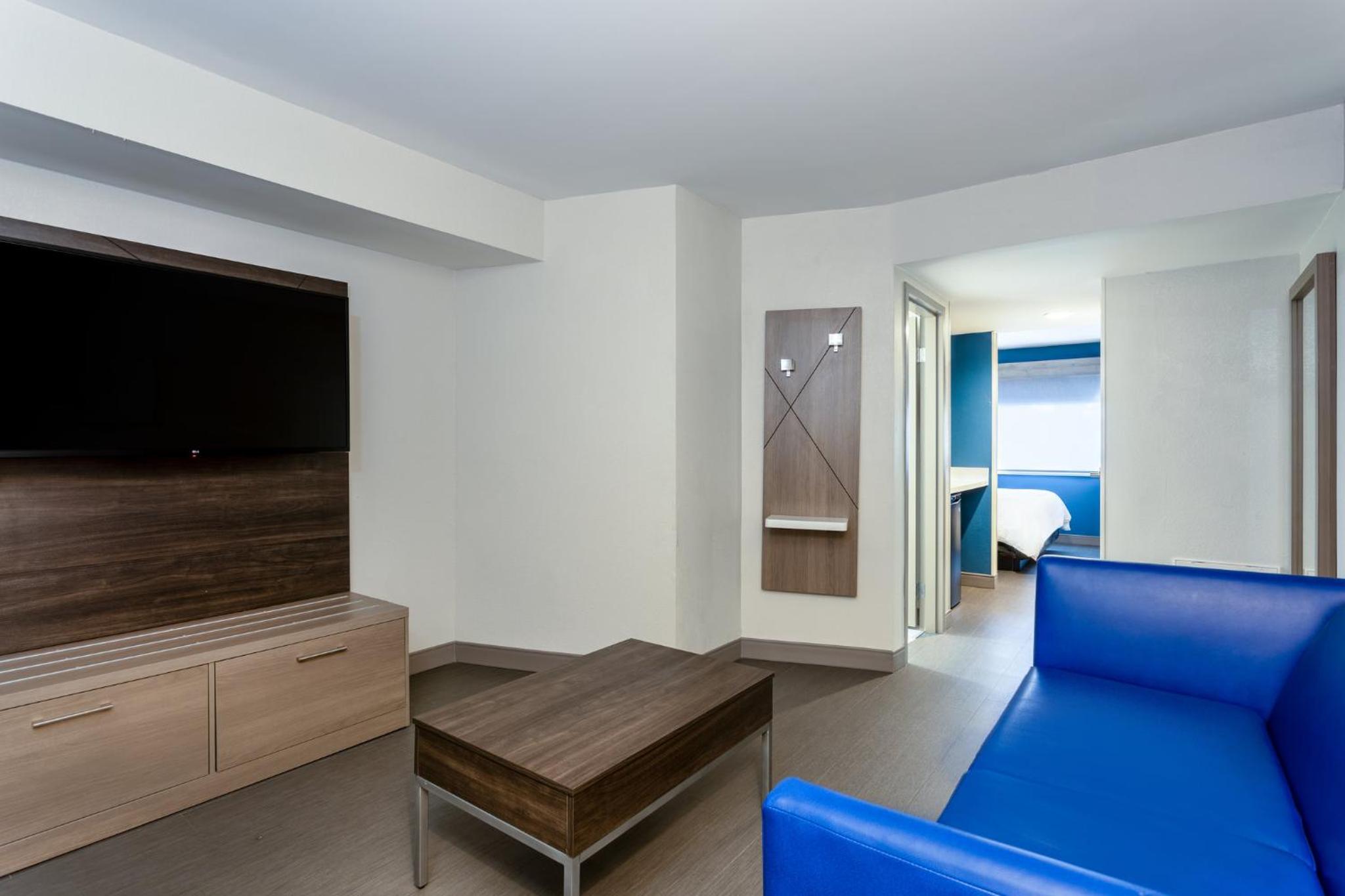 King Suite - Photo 7