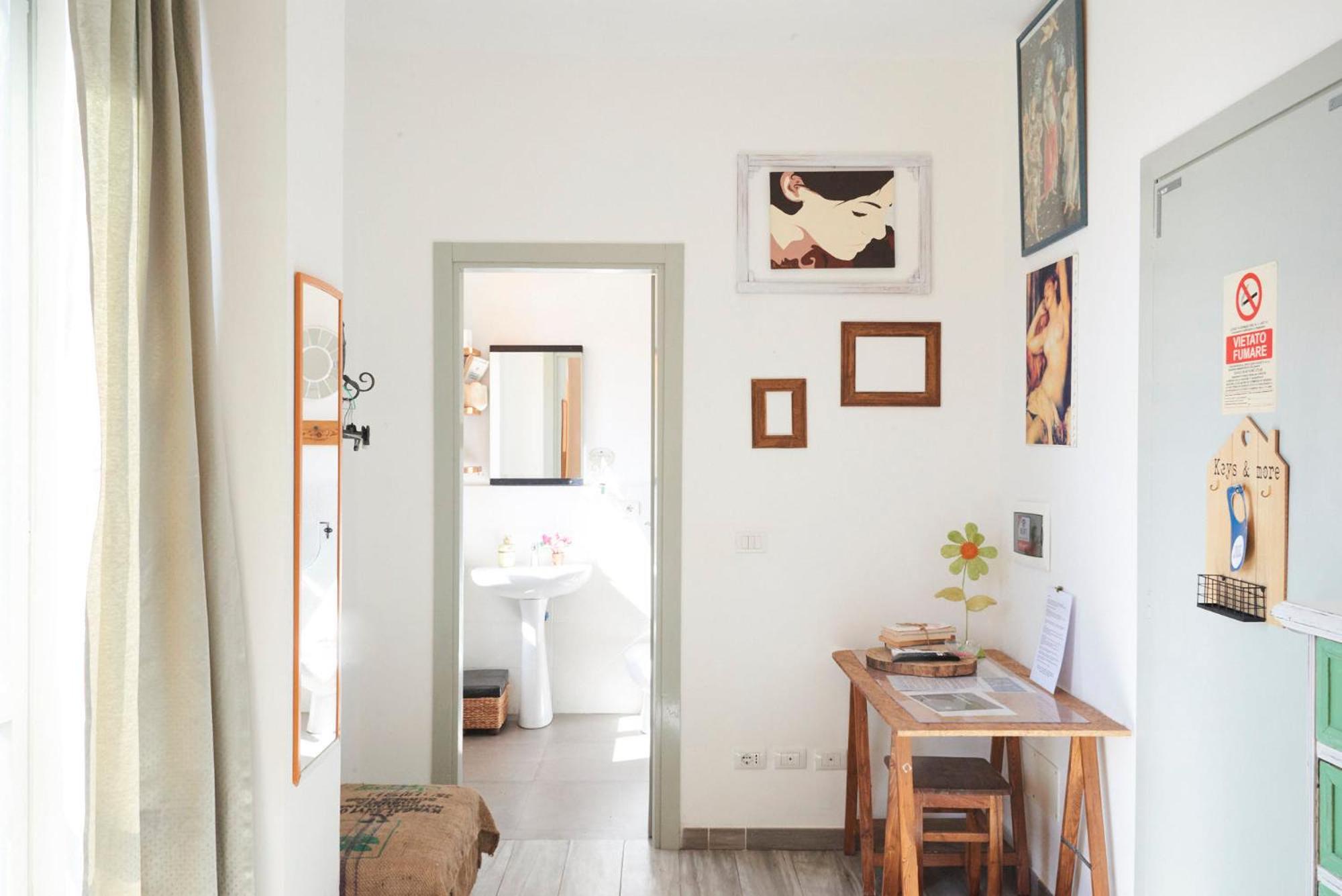 Triple Room with Private Bathroom - Photo 4