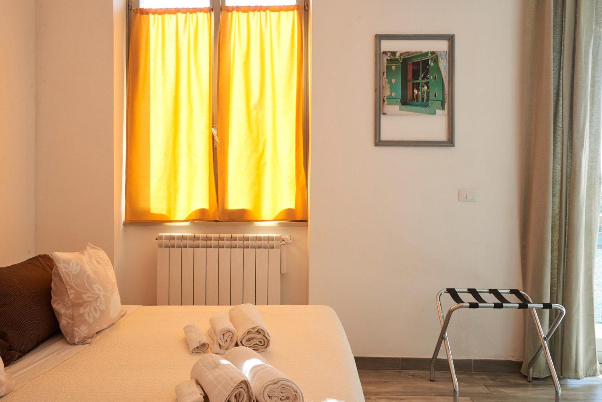 Triple Room with Private Bathroom - Photo 2