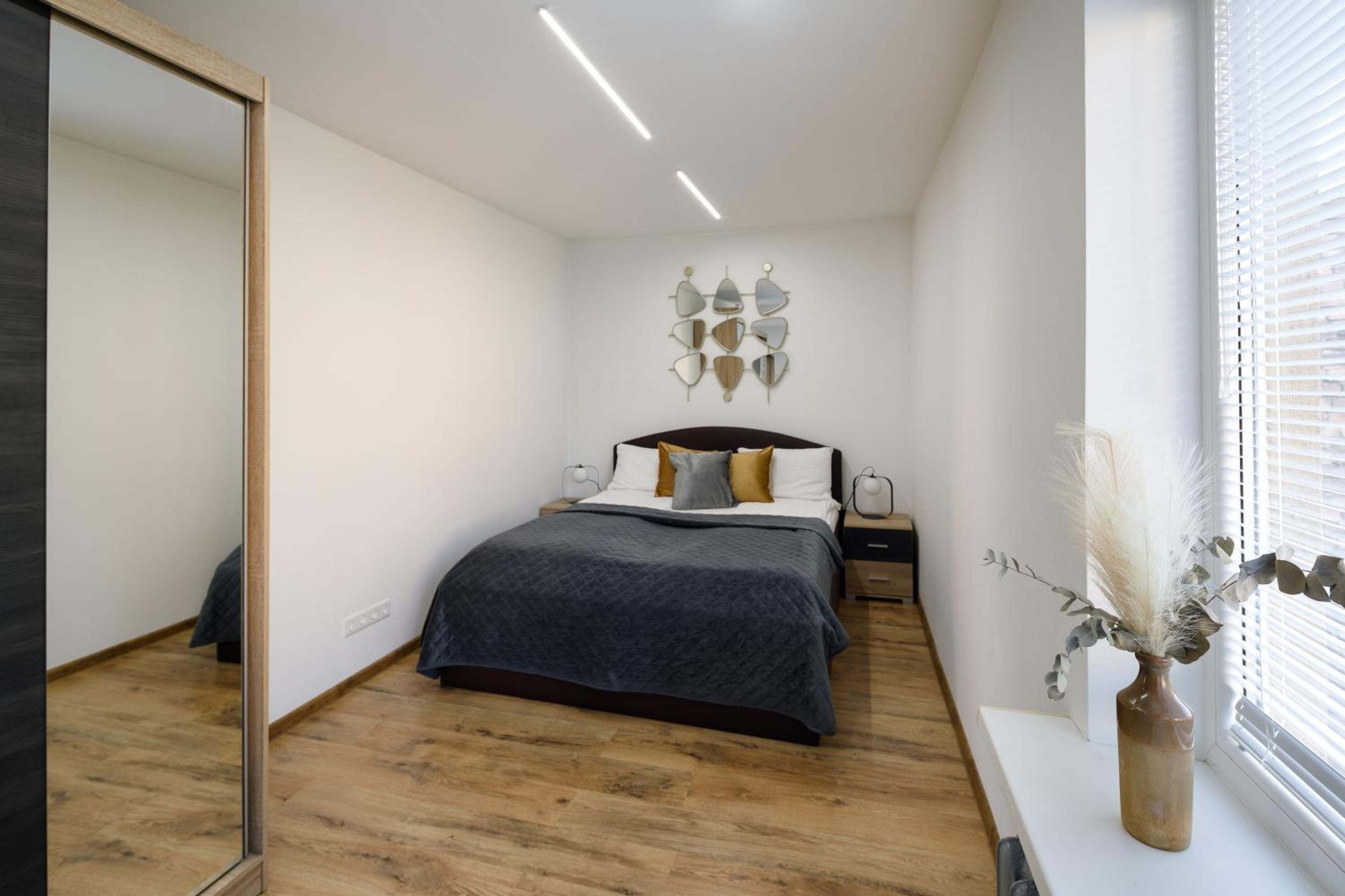 Two-Bedroom Apartment - Photo 11