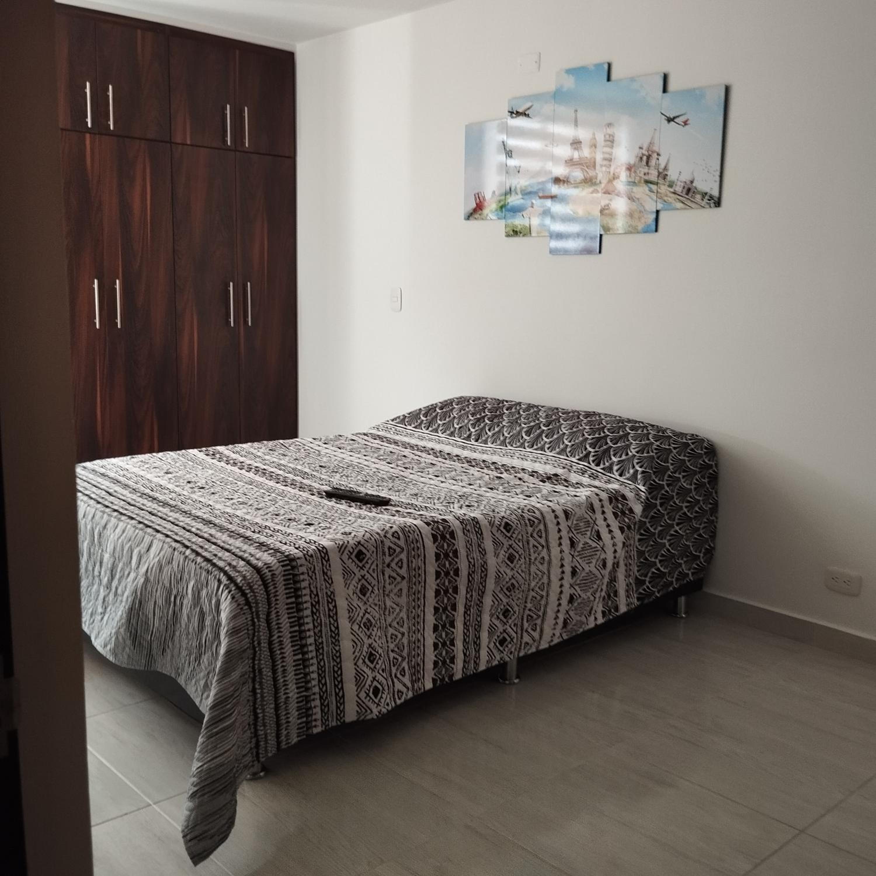 Three-Bedroom Apartment photo 1