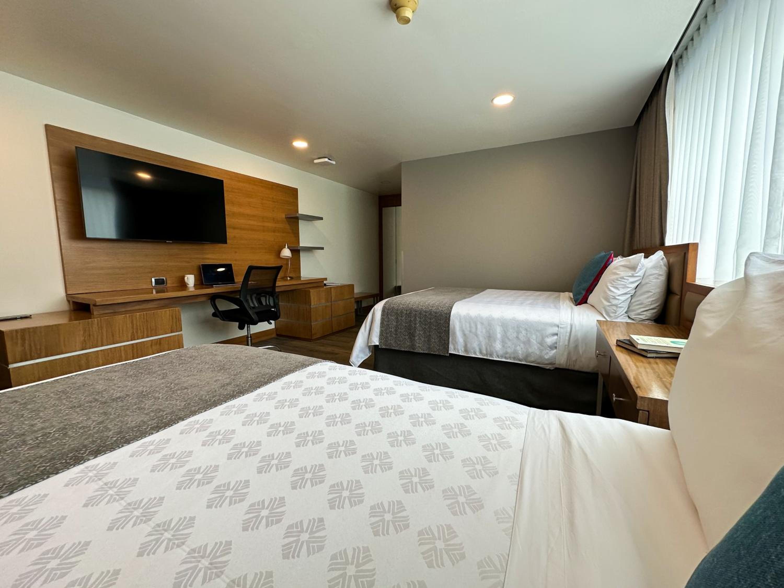Double Room with Two Double Beds - Non-Smoking - Photo 8