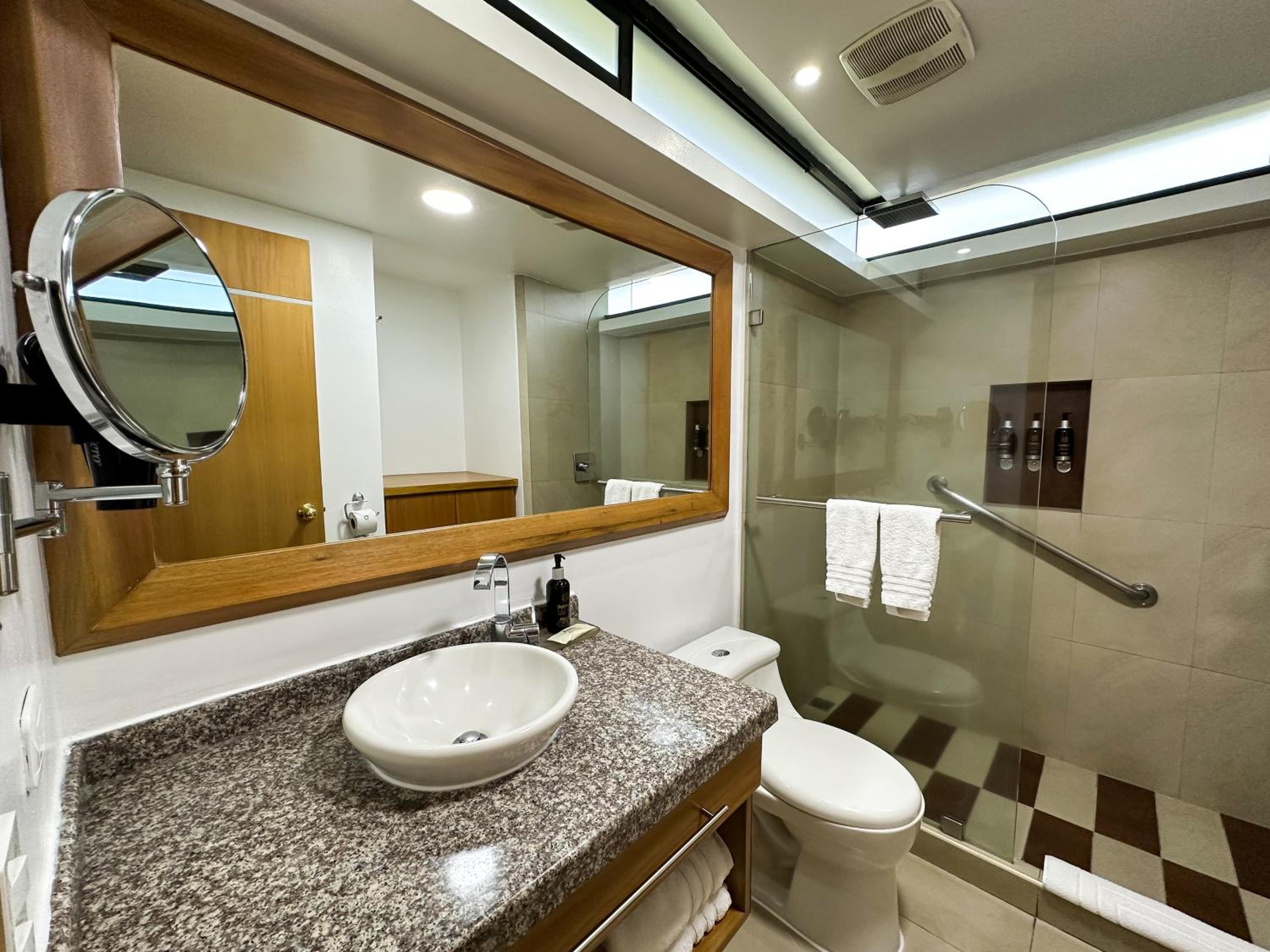 Double Room with Two Double Beds - Non-Smoking - Photo 6