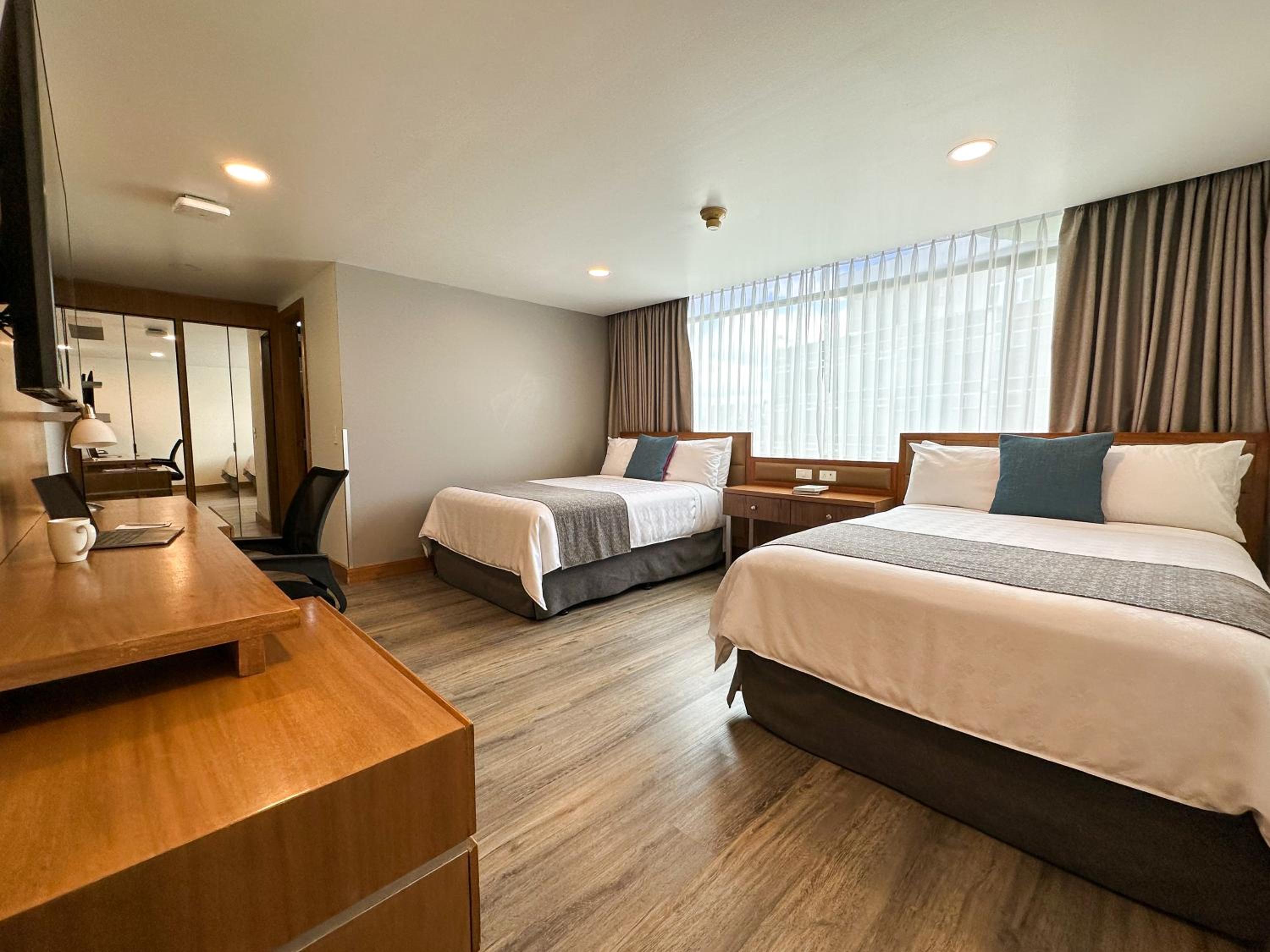 Double Room with Two Double Beds - Non-Smoking - Photo 5