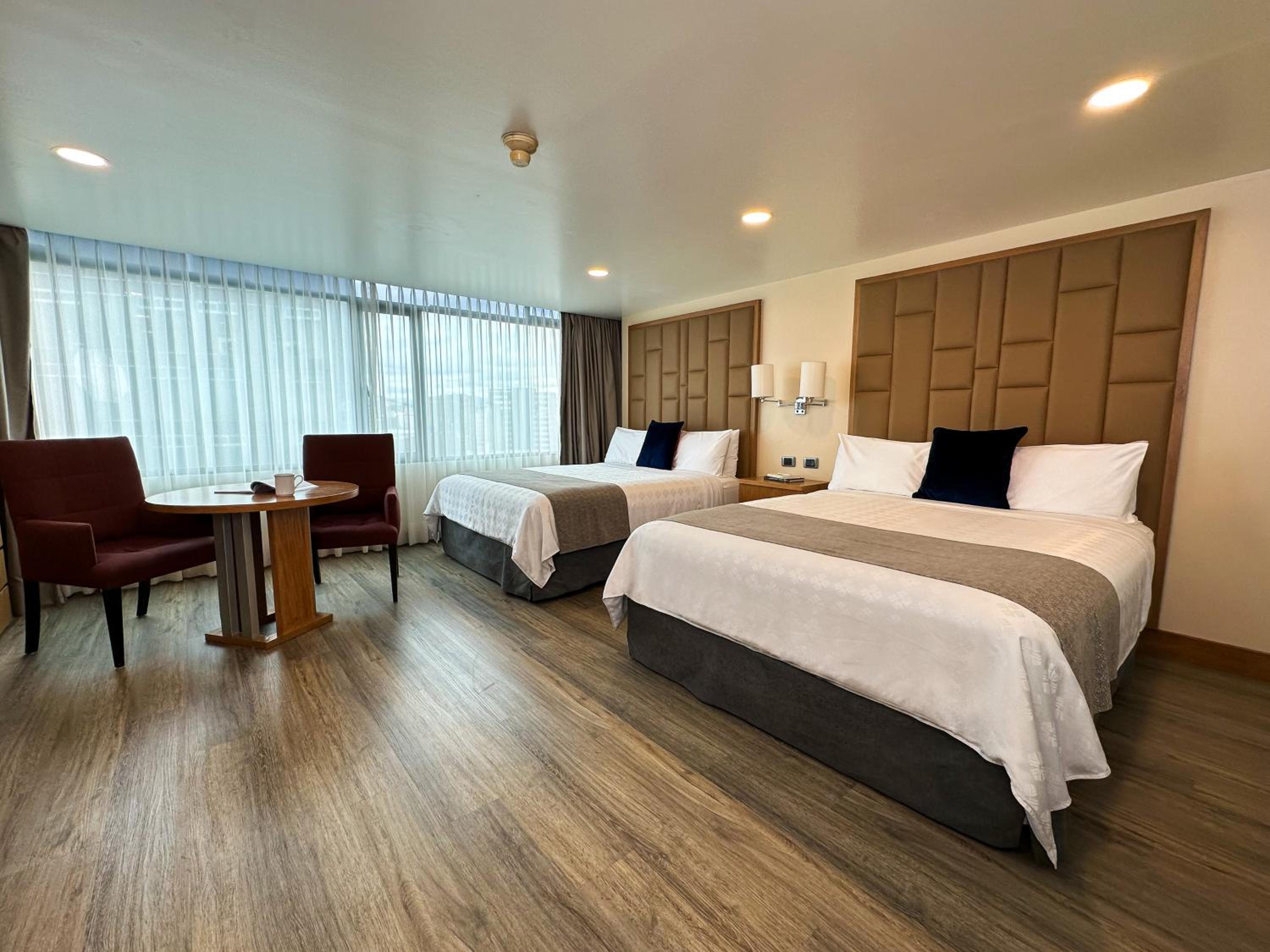 Junior Suite with Two Queen Beds - Non-Smoking - Photo 3
