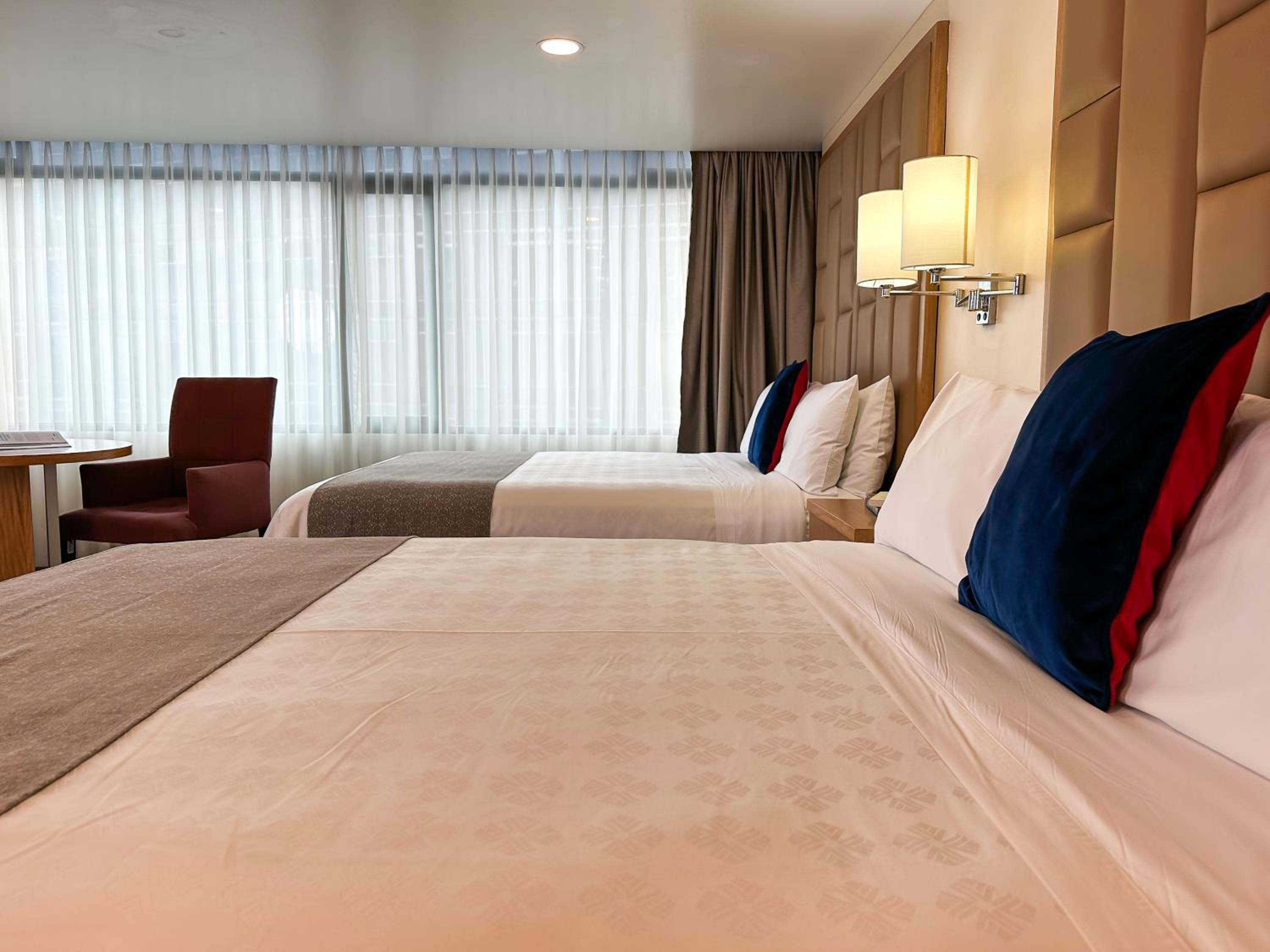 Junior Suite with Two Queen Beds - Non-Smoking - Photo 11