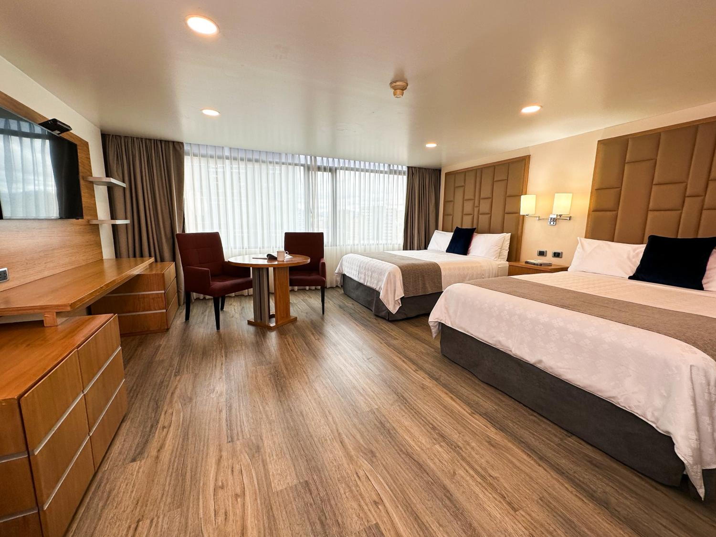 Junior Suite with Two Queen Beds - Non-Smoking - Photo 15