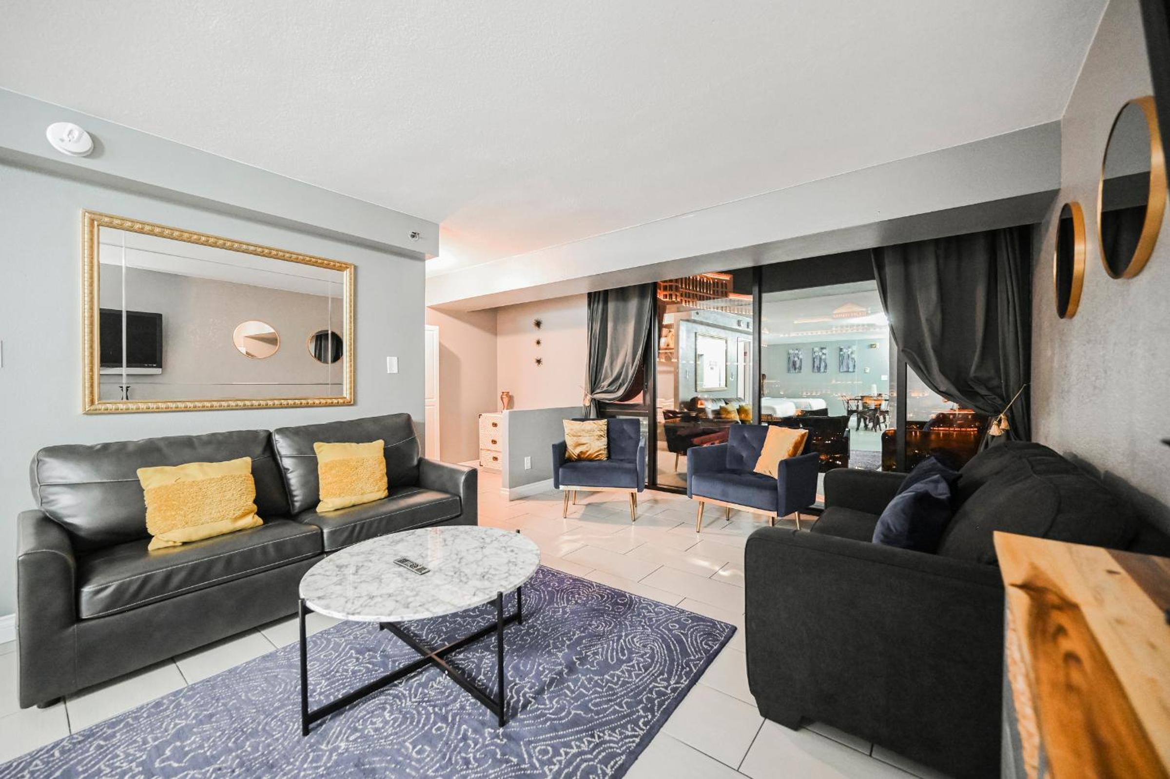 PH Floor One Bedroom Fountain View