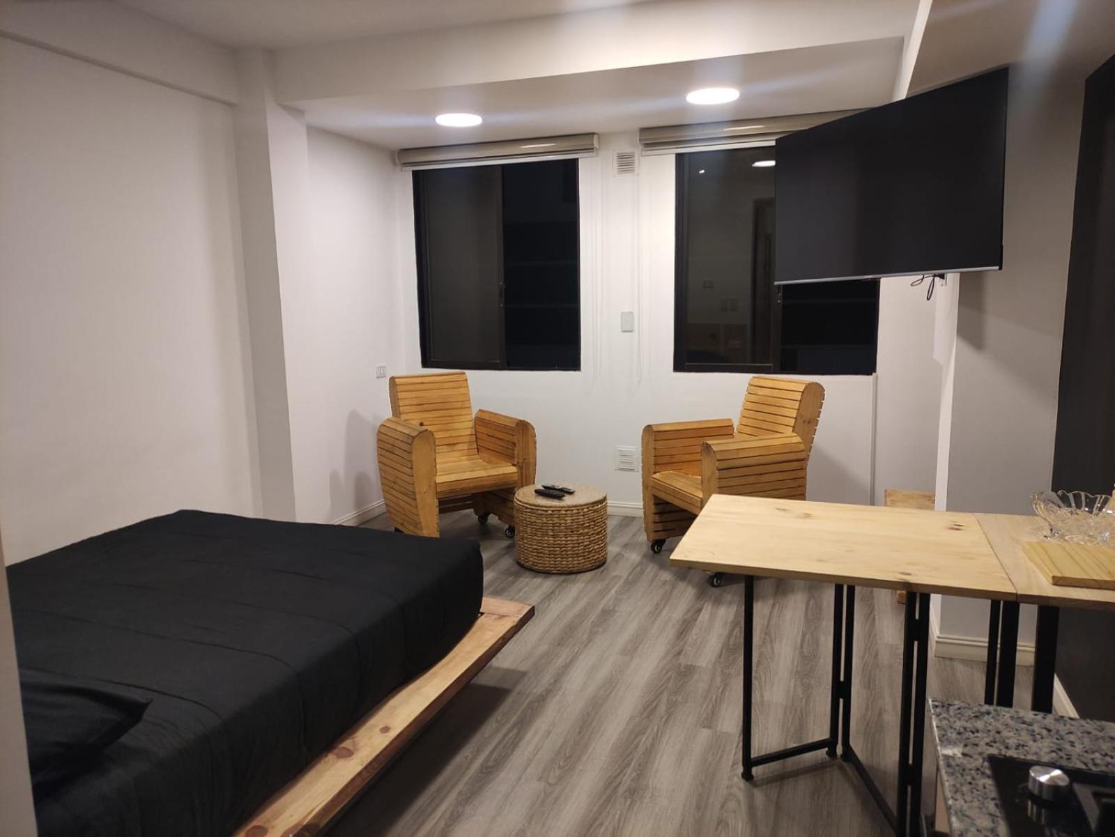 One-Bedroom Apartment photo 1