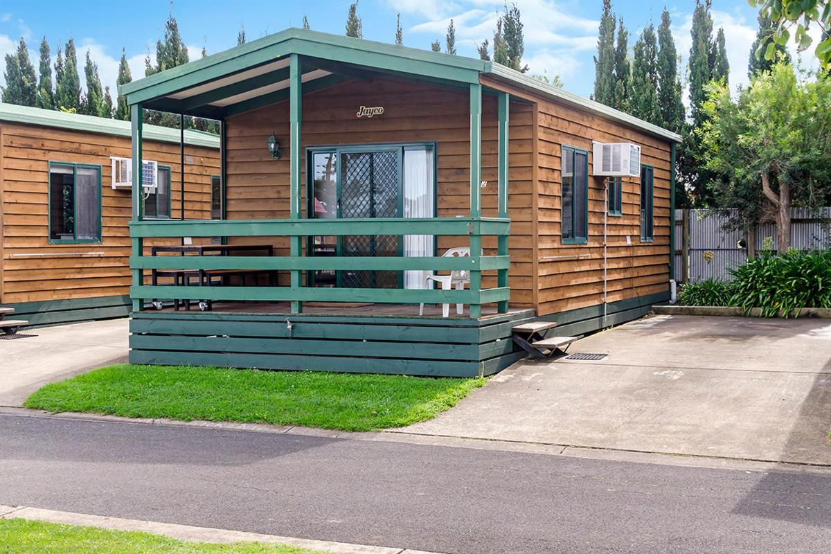 Two-Bedroom Standard Cabin photo 2