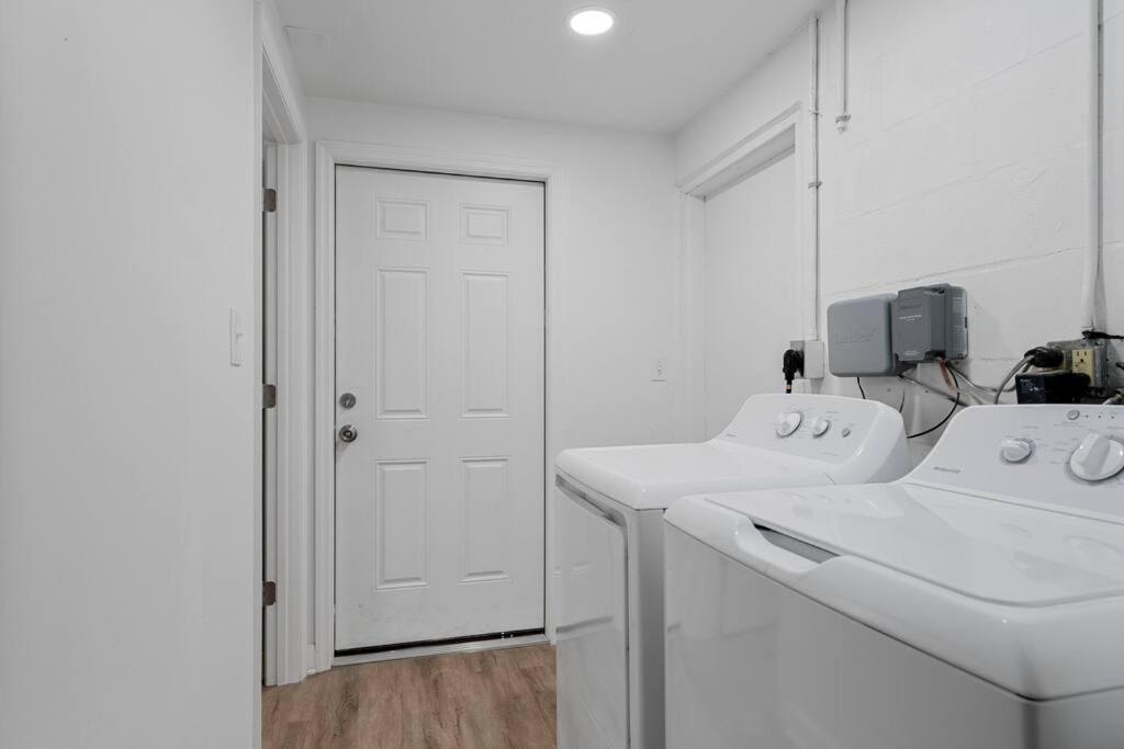 Three-Bedroom House photo 2