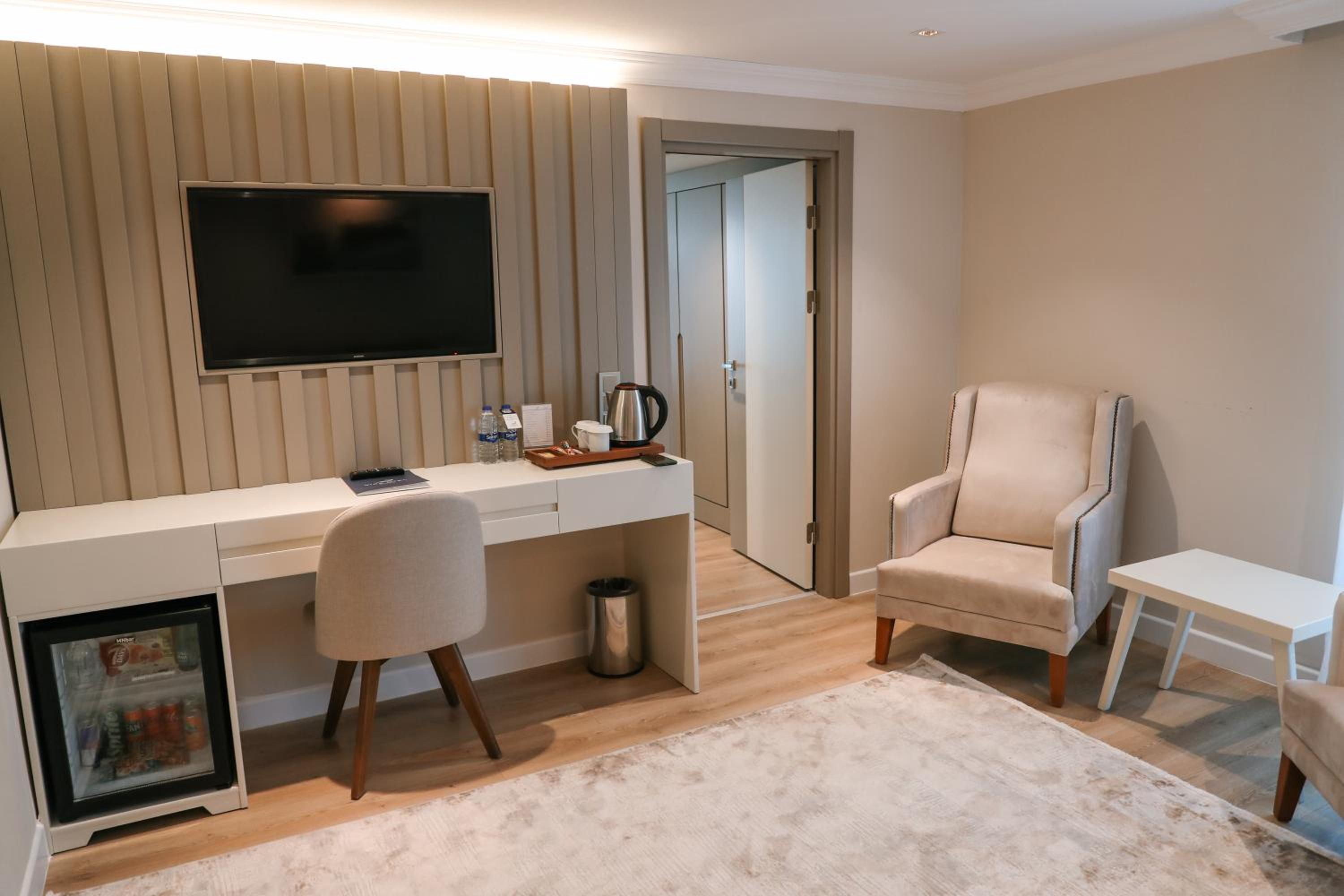 Suite with Sea View - Photo 3