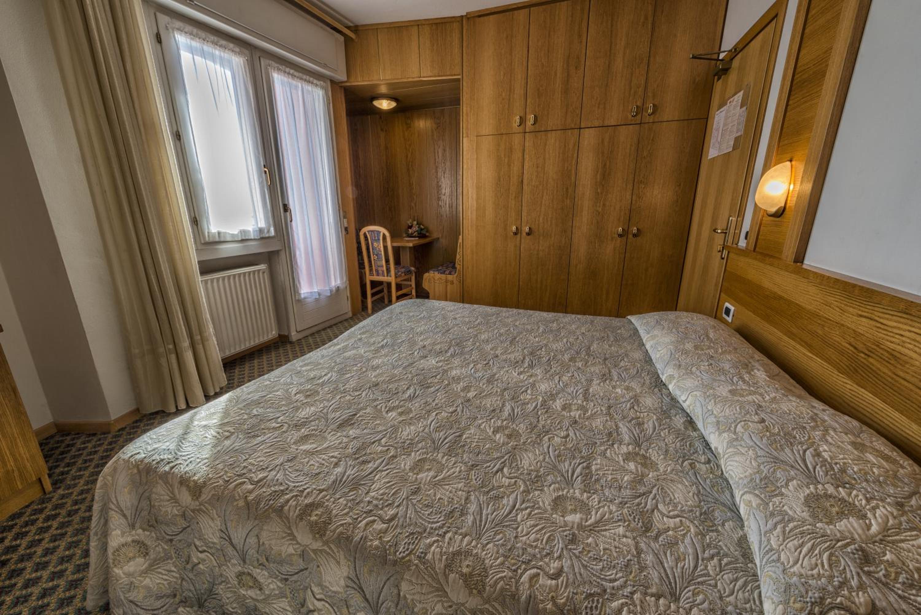 Standard Double Room photo 3