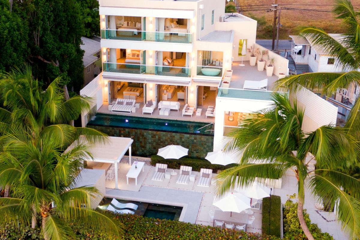 Villa photo 1